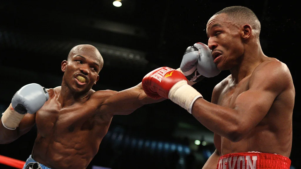 Timothy Bradley vs. Devon Alexander. Bradley lands a left jab on Alexander. Photo: HBO Sports