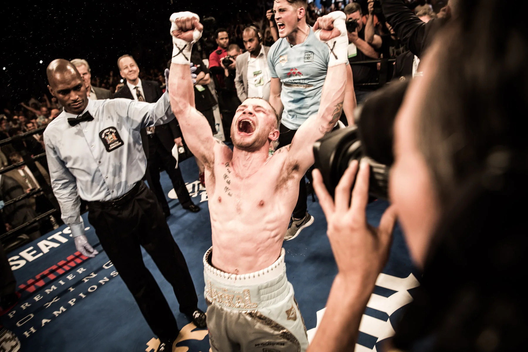 Carl Frampton celebrates after hearing the judges' scorecards in his favor. Photo: AmandaWestcott/SHOWTIME. 