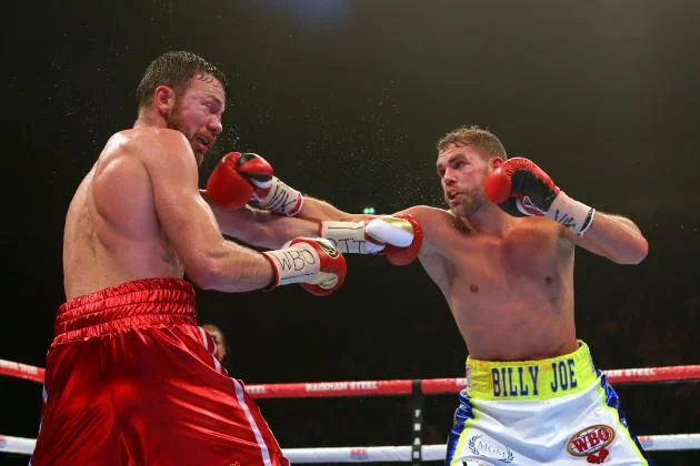 Billy Joe Saunders lands a jab on Andy Lee in winning the WBO middleweight title. Photo: Dave Thompson/Getty Images