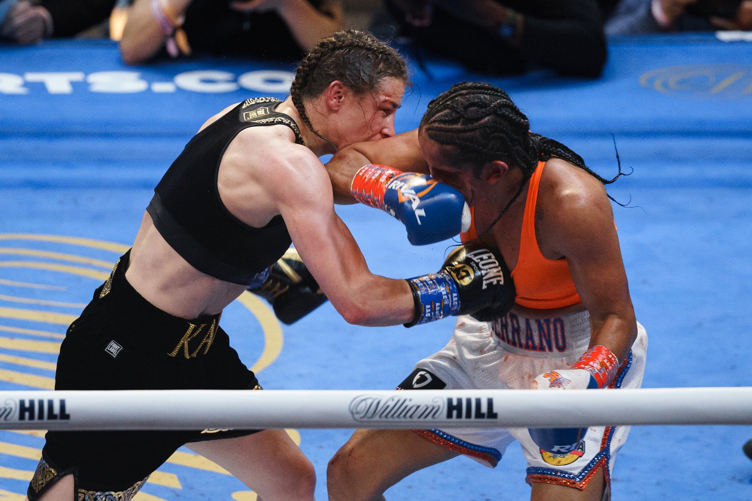 PHOTOS: Katie Taylor vs. Amanda Serrano - Madison Square Garden - Mega