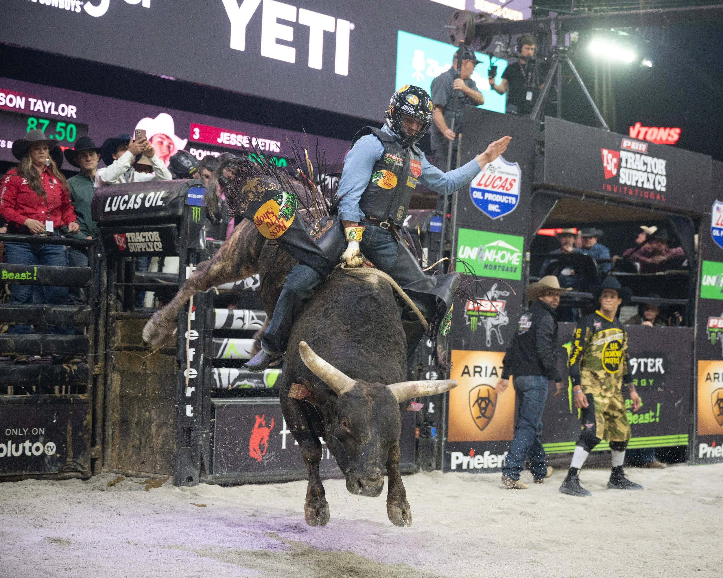 Pbr Rides PHOTOS: Professional Bull Riders: PBR - Unleash The Beast - Chicago
