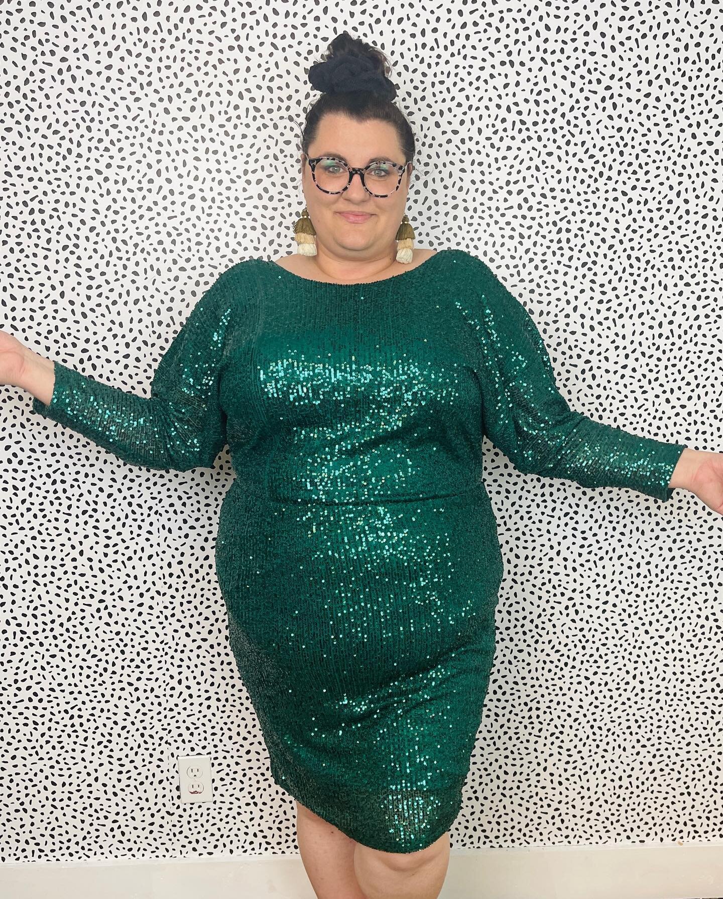 Playing dress up at work! New items in our @cakeplussize online shop&hellip; here are my favorite green pieces!