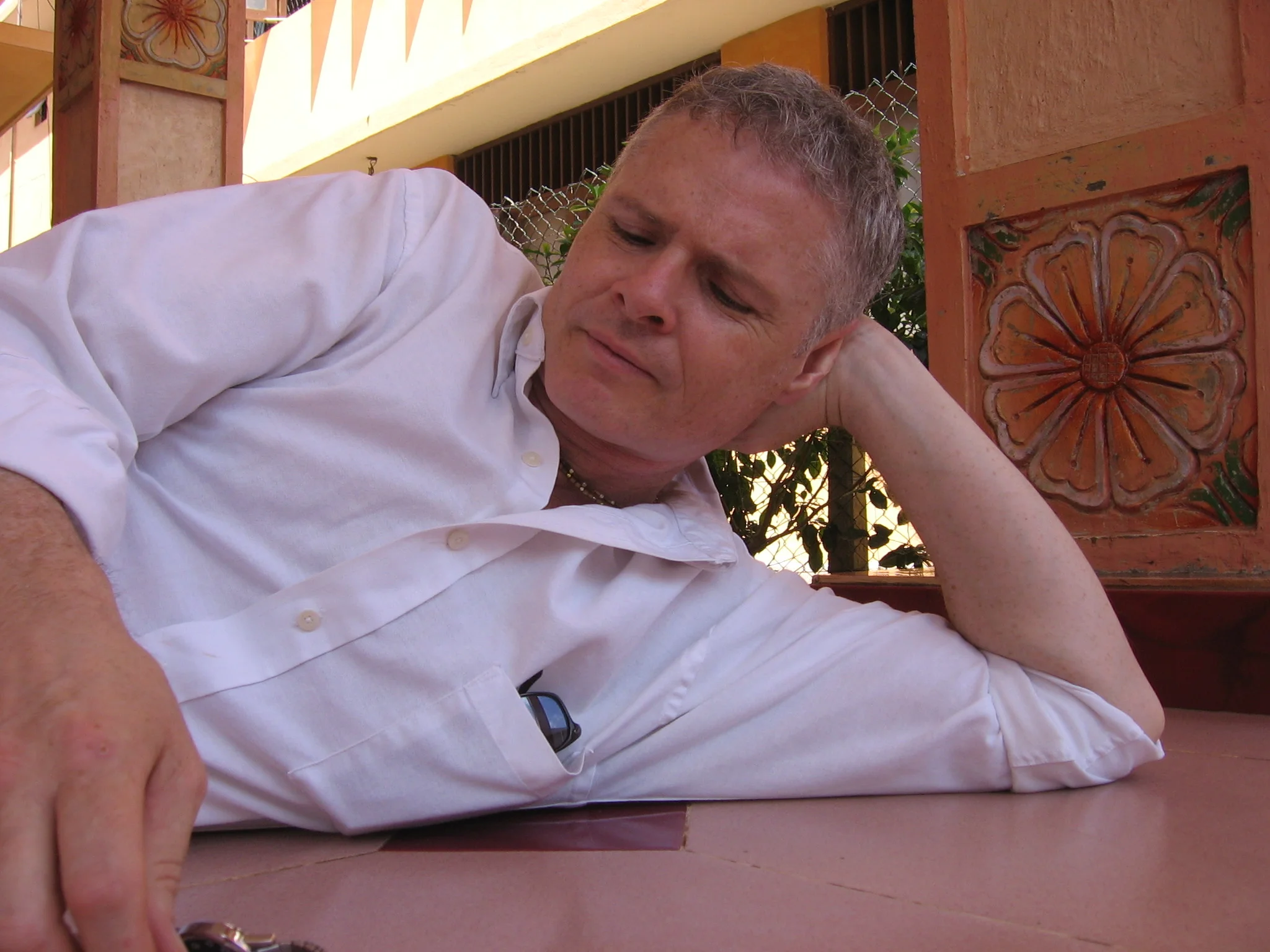  looking at my watch~ Ceylon, as many there prefer to call it by its previous name,&nbsp;has its own time. The island's name before that was Serendib~ which is the origin of the word Serendipity. I must be honest and say that I found it to be uncanni