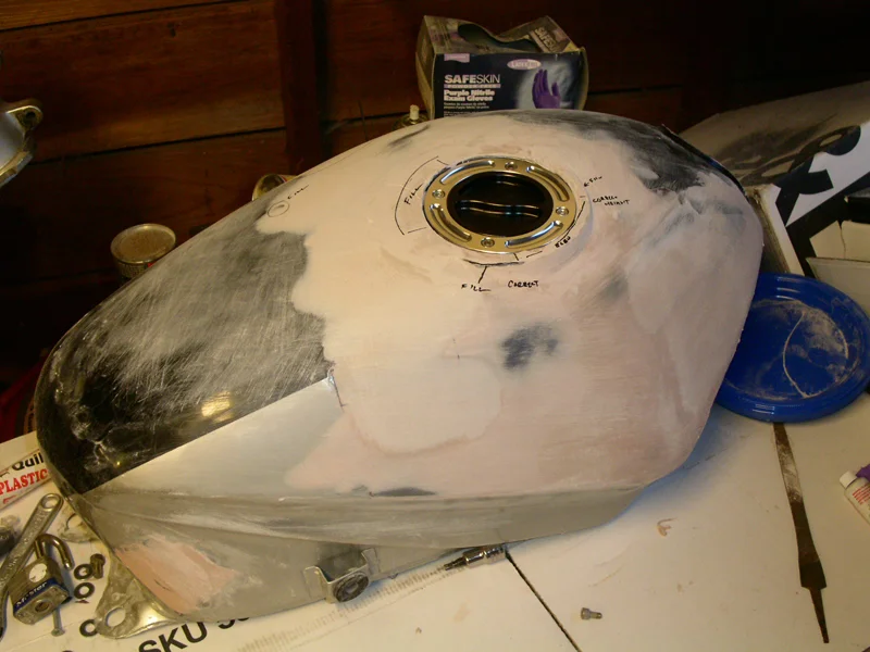 088_Tank_with_filler_right.jpg