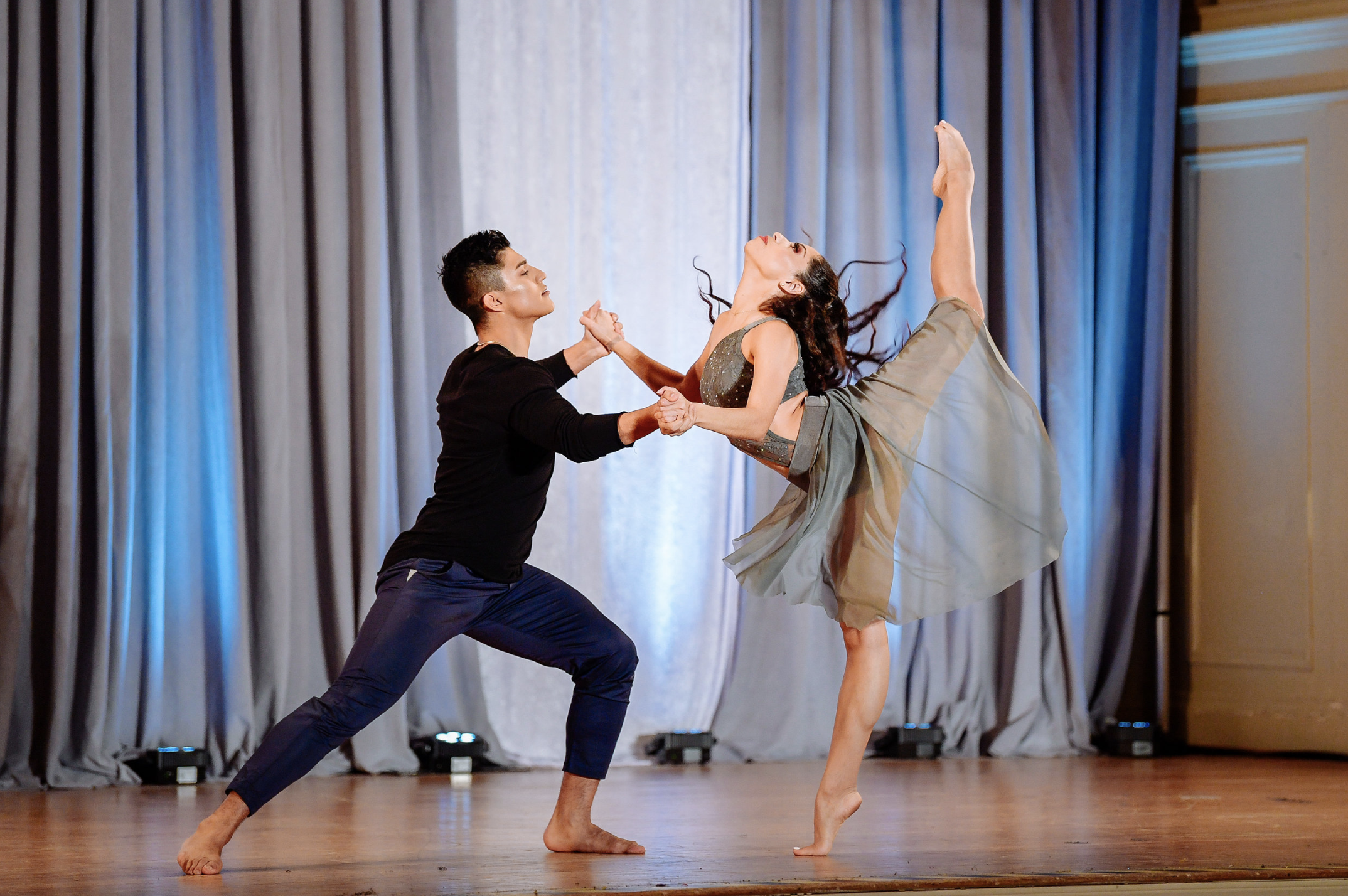 PERFORMANCES 60 DANCE COMPANIES FROM AROUND THE WORLD