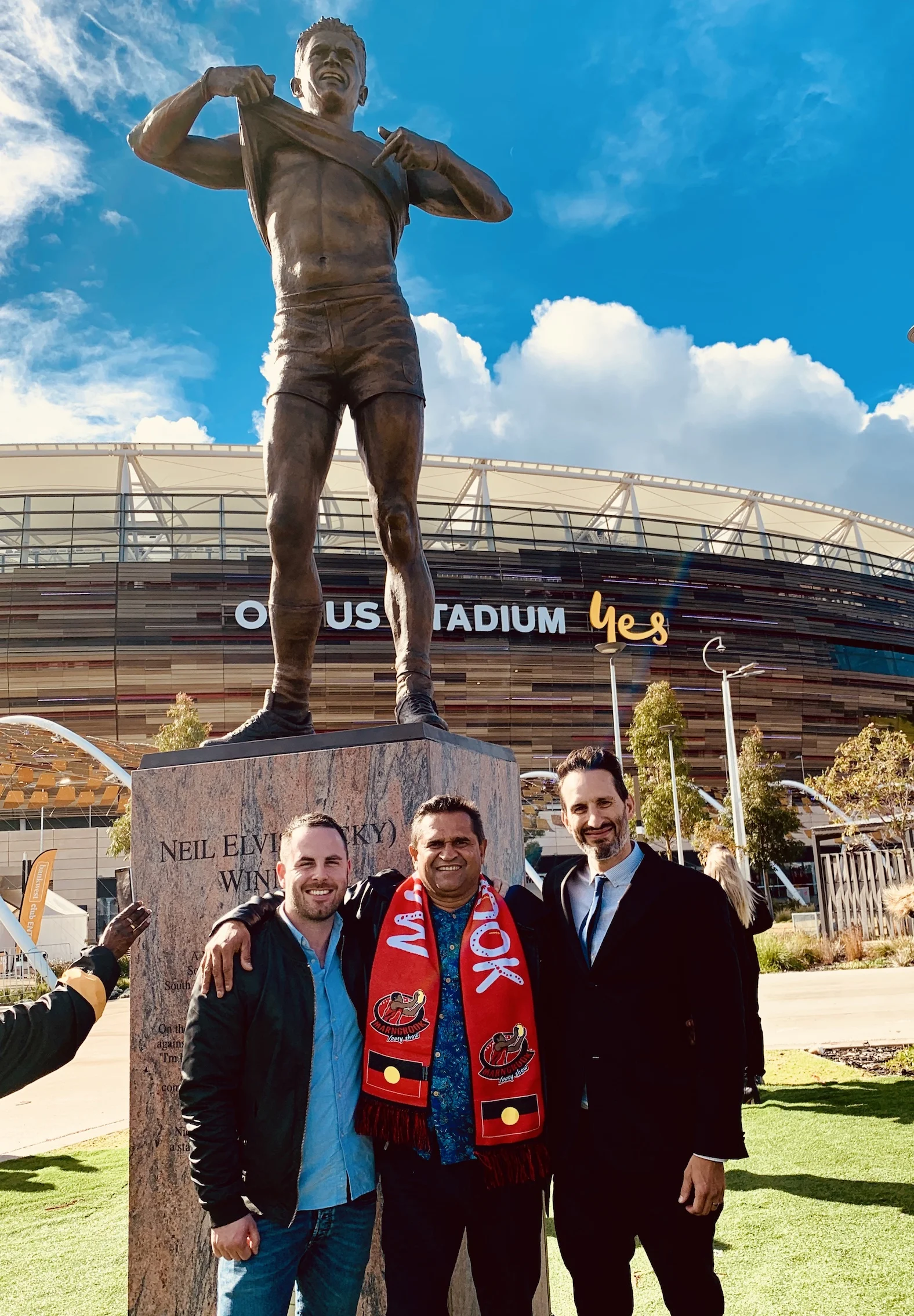 NickyWinmarstatue02_AaronTyler_NickyWinmar_AlexWadelton.jpg