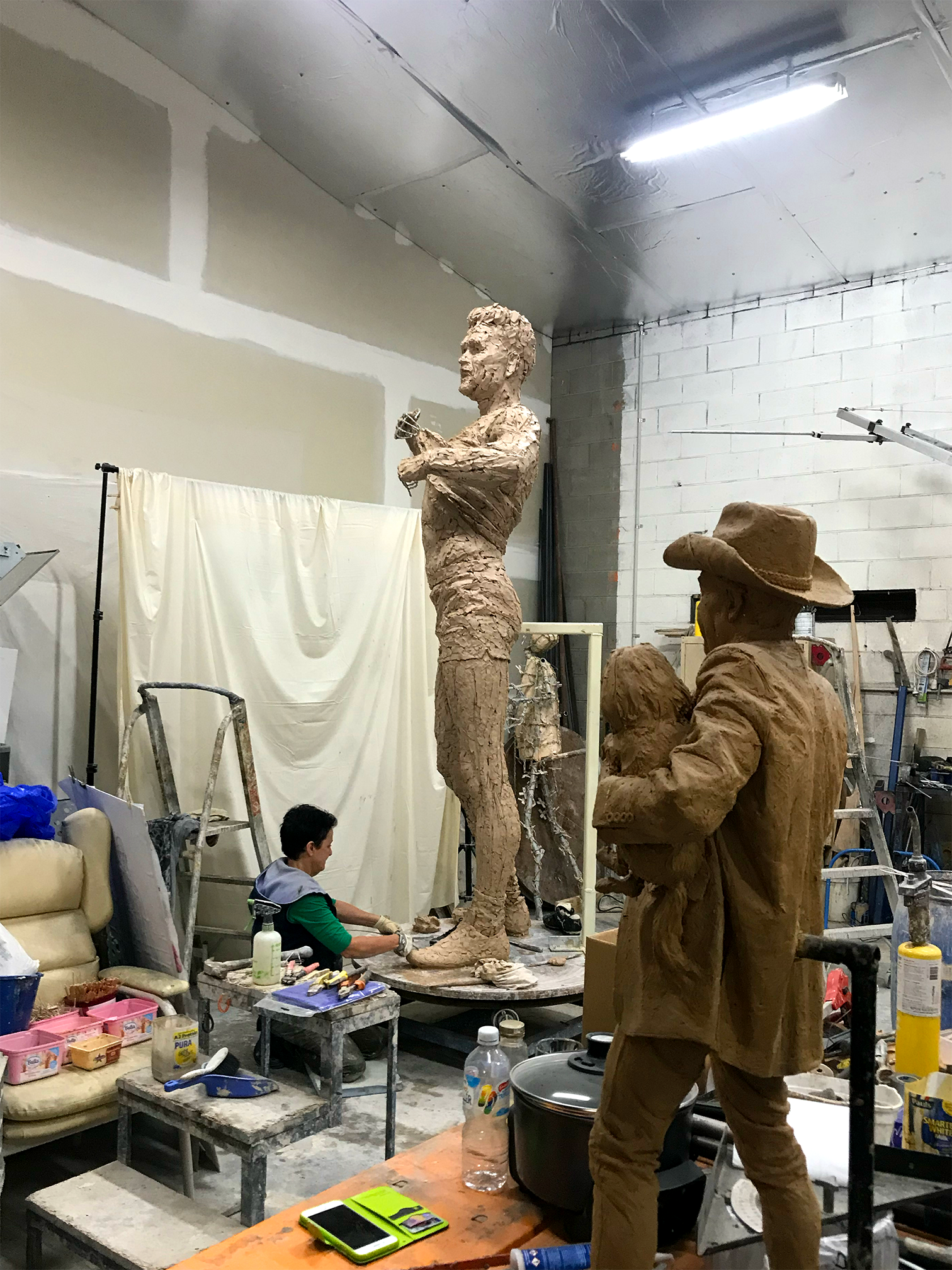 NickyWinmarStatue_AaronTyler_13.png