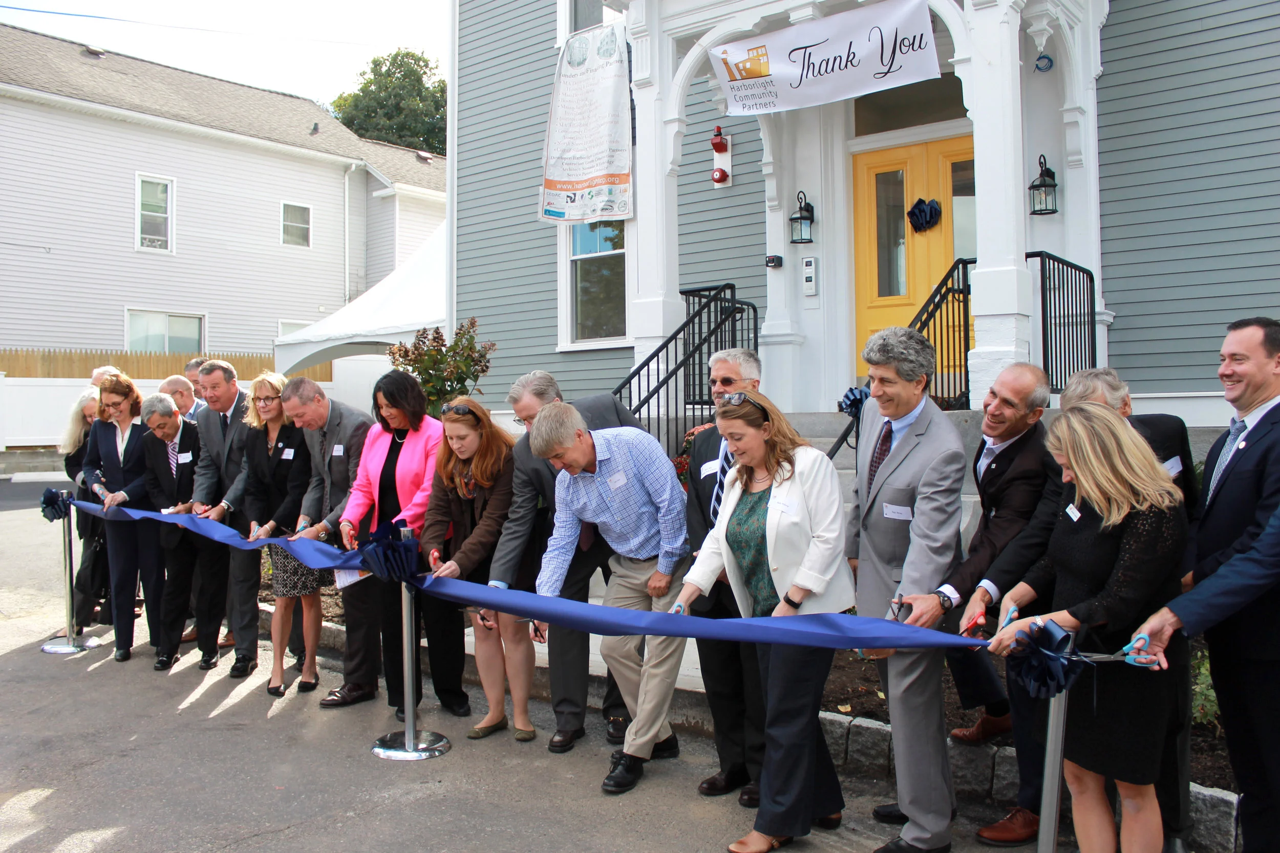 179-Ribbon Cutting.jpg