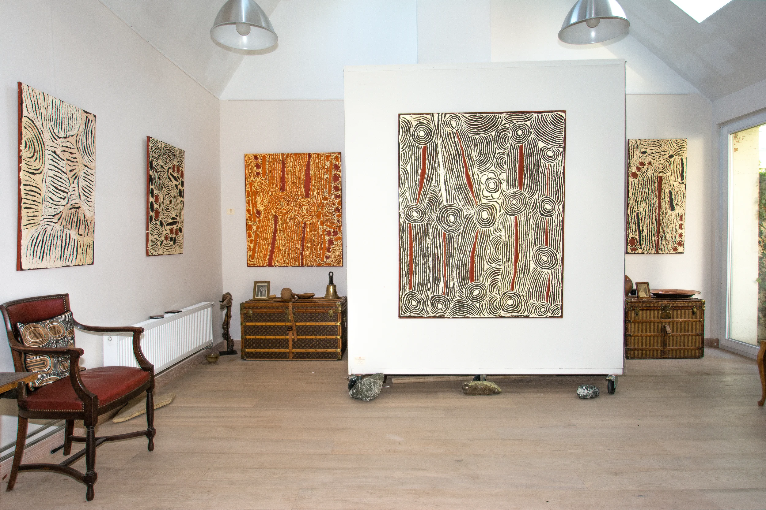 Exposition Papunya Tula : œuvre de l'artiste Ningura Napurrula