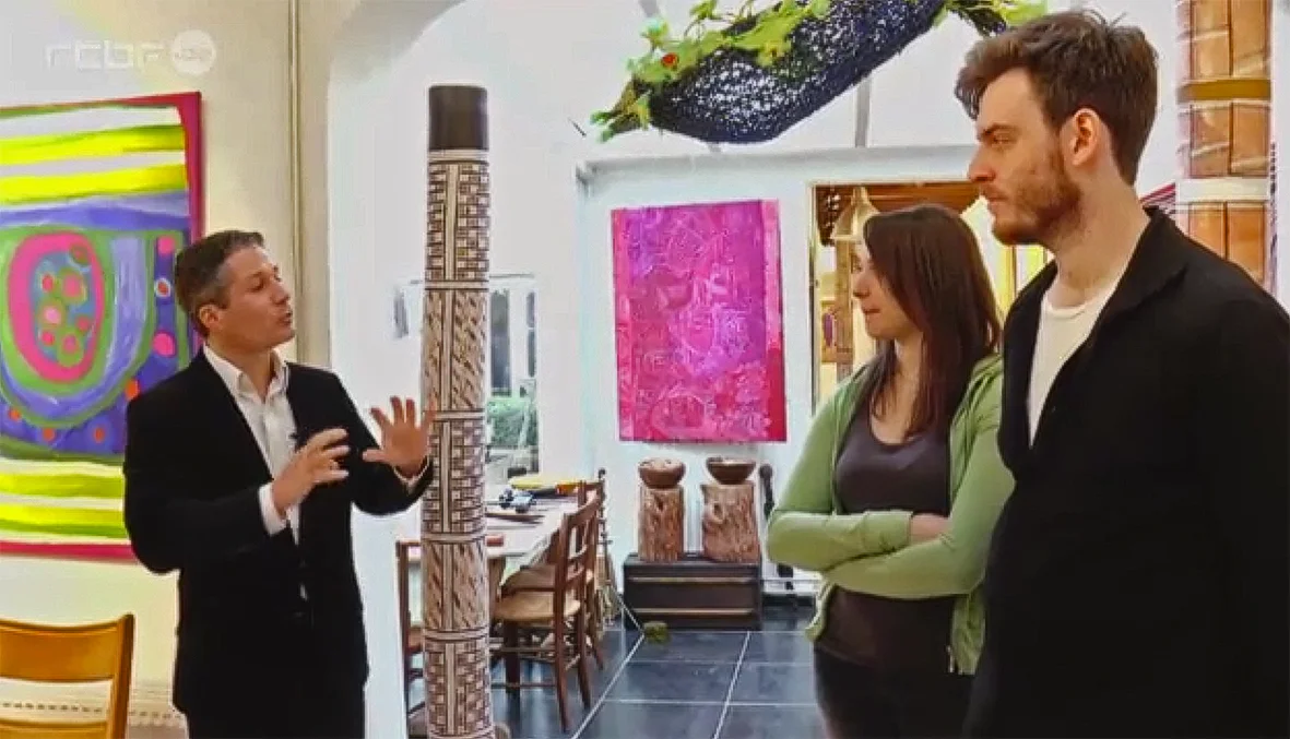 La chaîne TV "La Trois" de la RTBF tourne l'émission "L'invitation" à la galerie