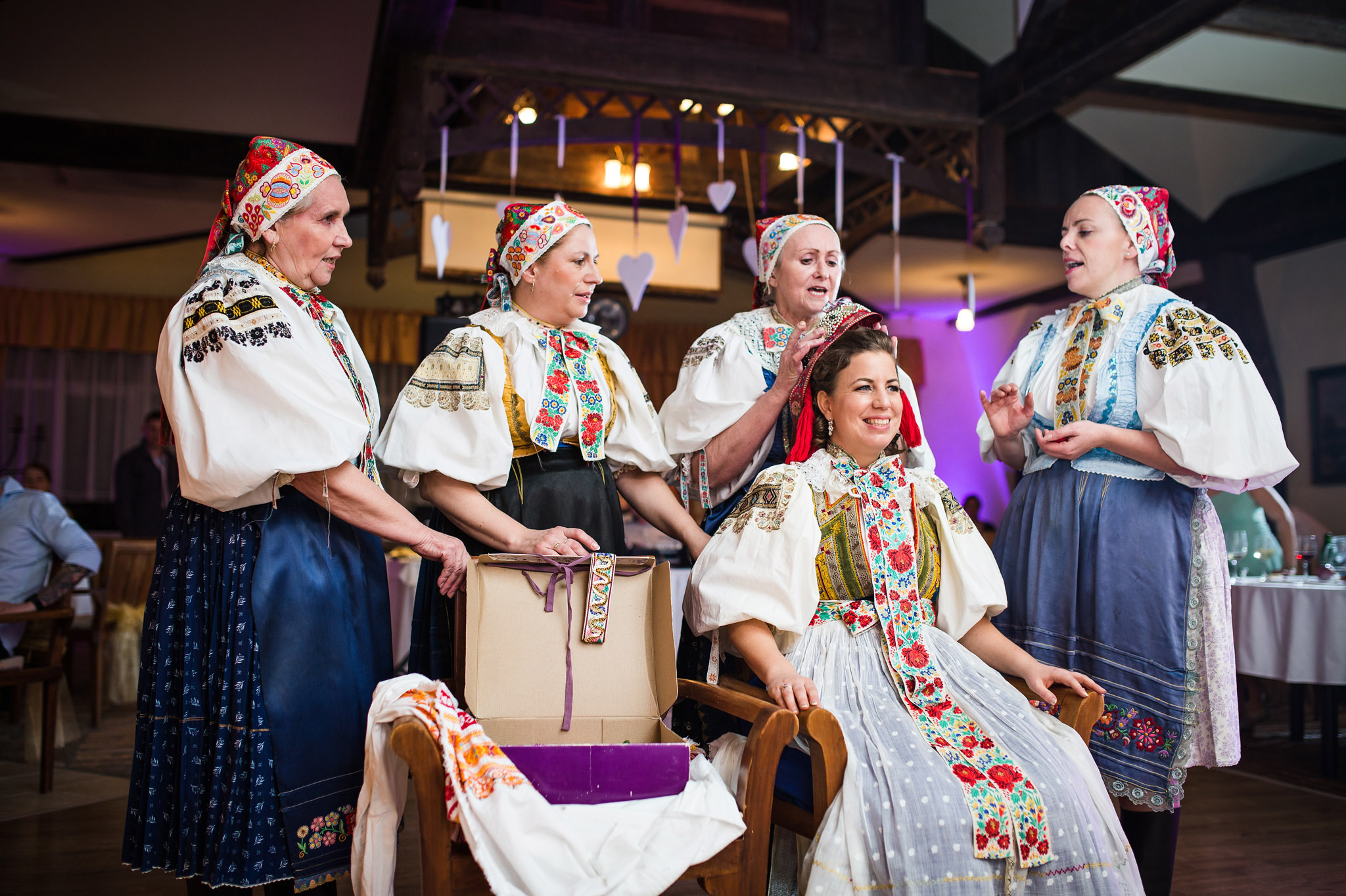 A special Slovak wedding tradition - čepčenie.
