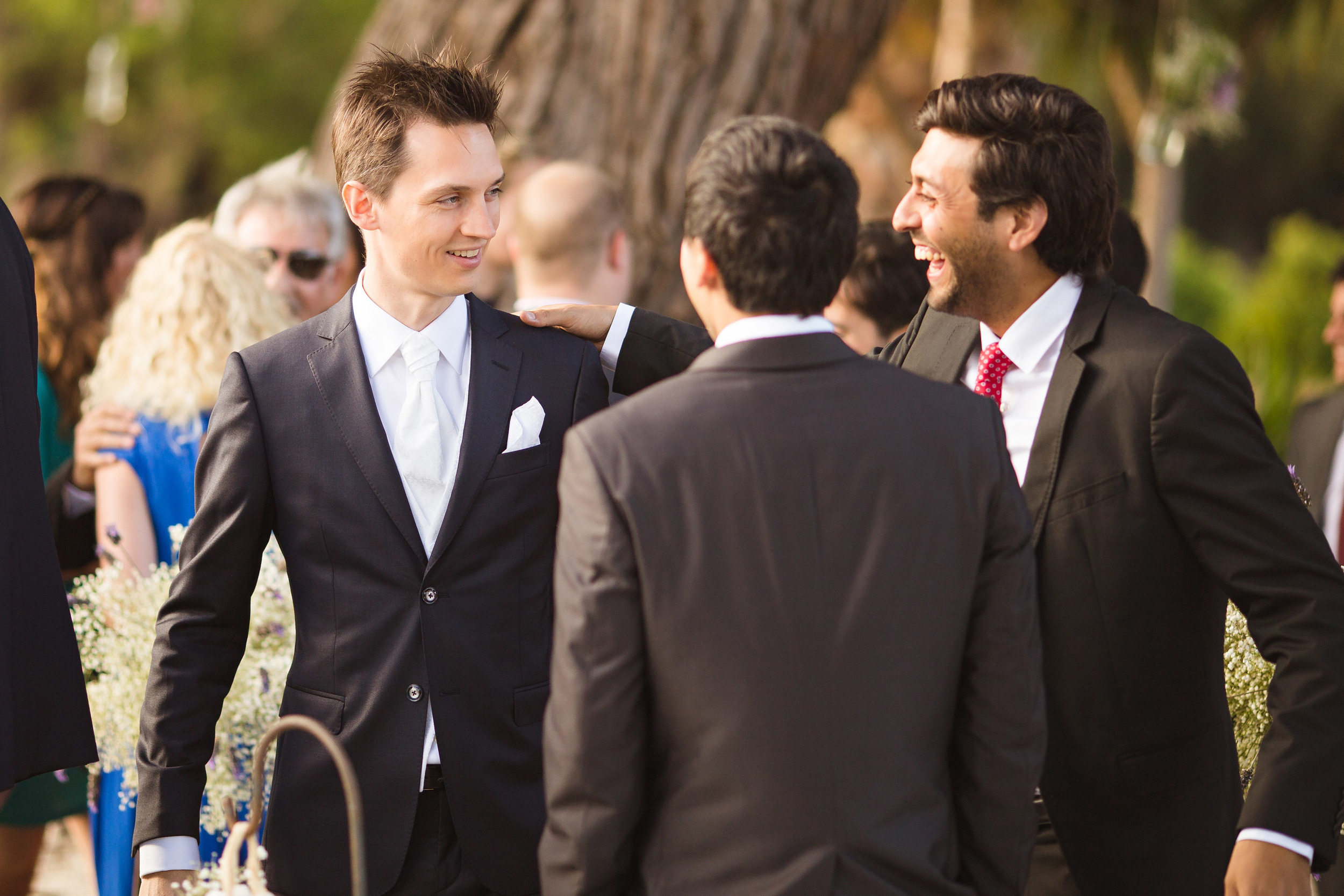 Michael was welcoming the guests before María arrived.