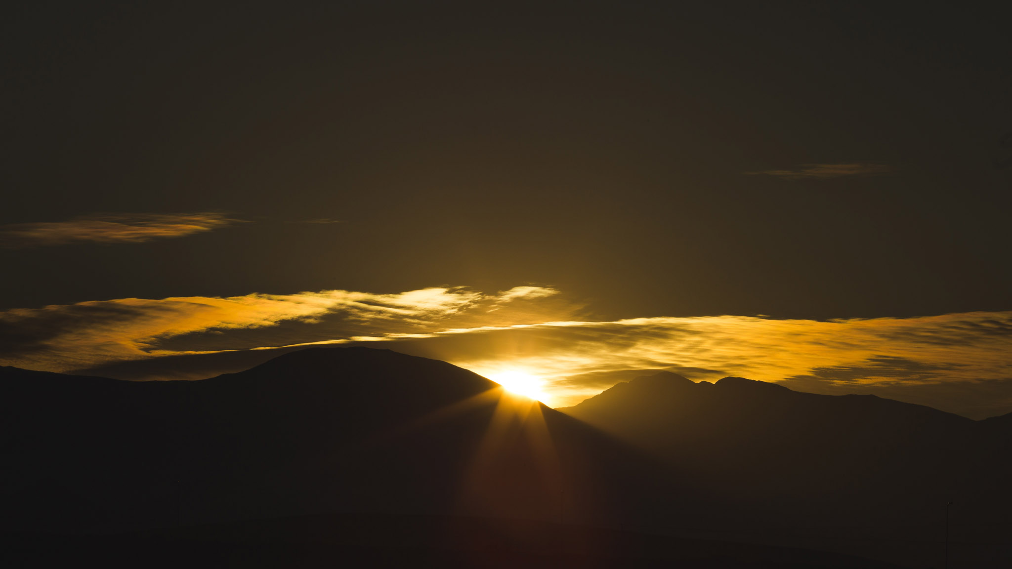 I was trying to wake up Janka, so she'd see this sunrise. Unsuccessfully :)