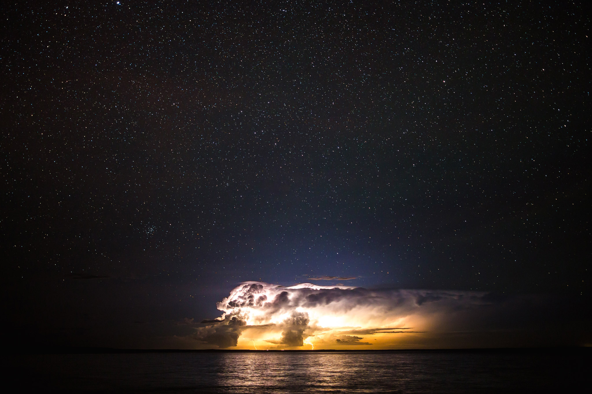 wedding-travellers-argentina-nigh-storm-lightning