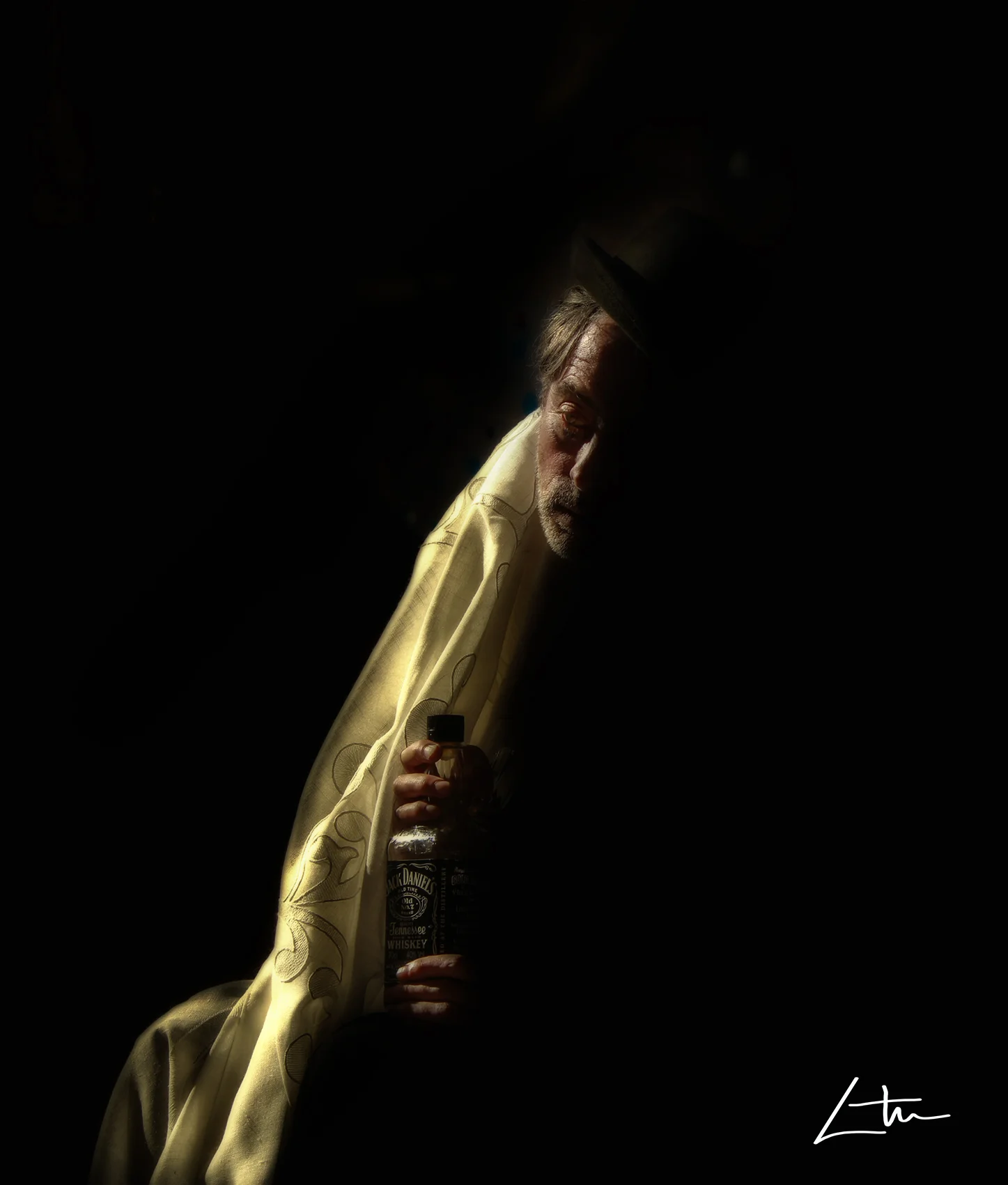 IMG_9948_004 firma tmño.jpg