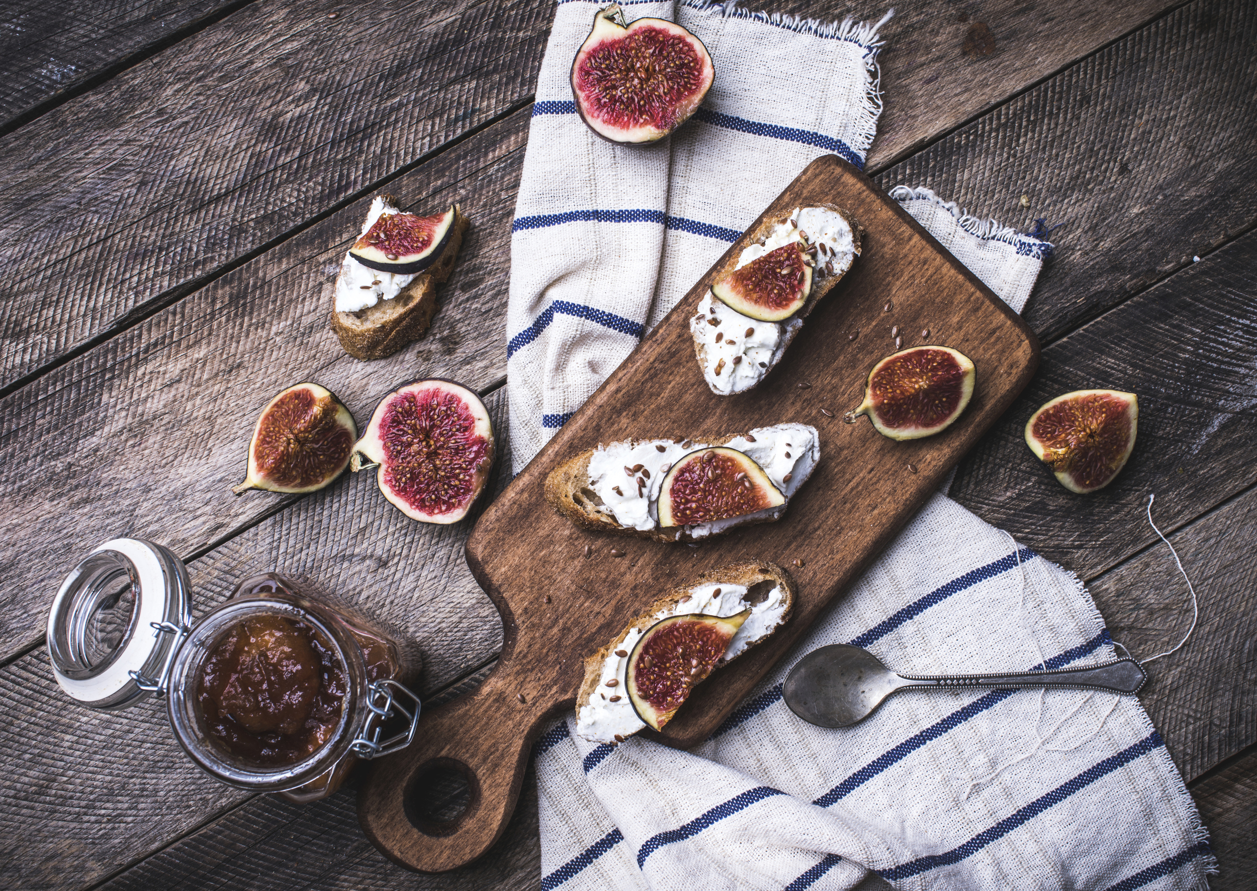 fresh fig crostini