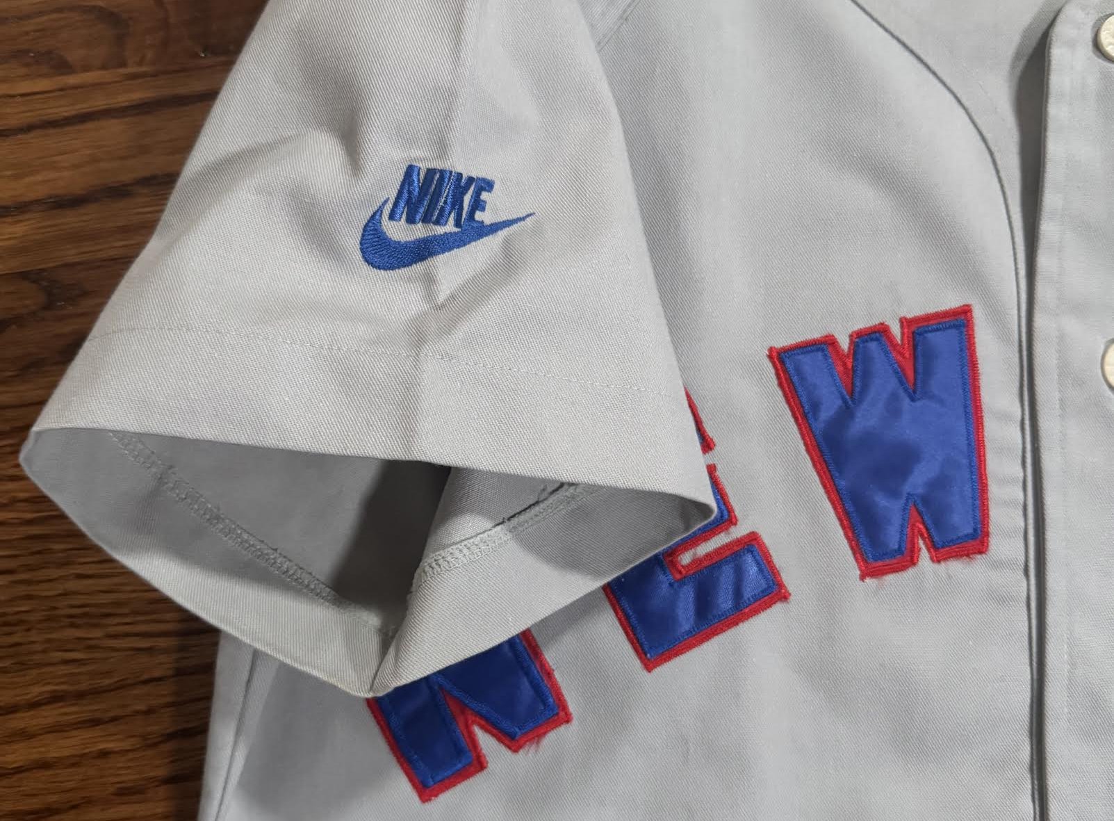 Nike Logo on sleeve .jpg