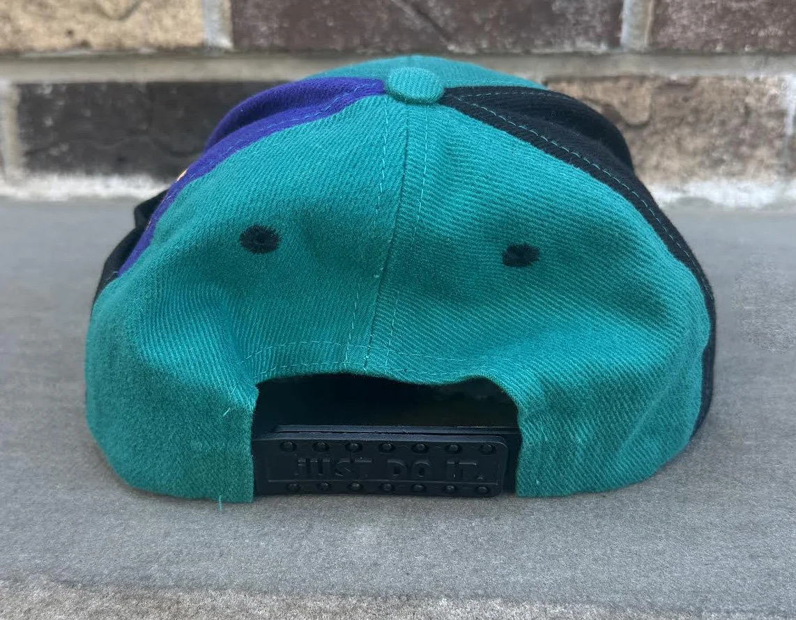 back of Nike Snapback.jpg