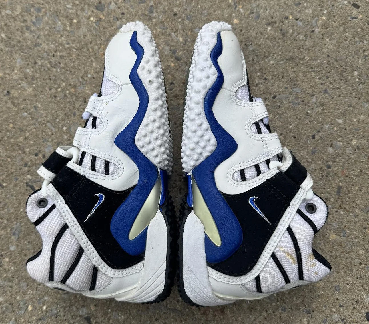 Side of Nike Barry Sanders .jpg