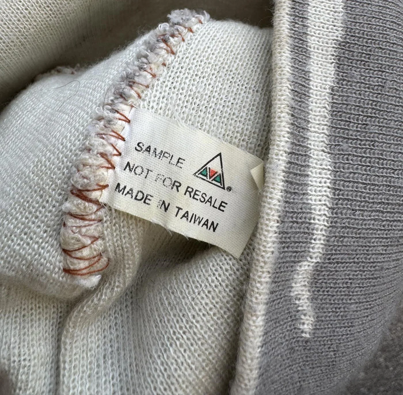 Sample tag Oakley .jpg