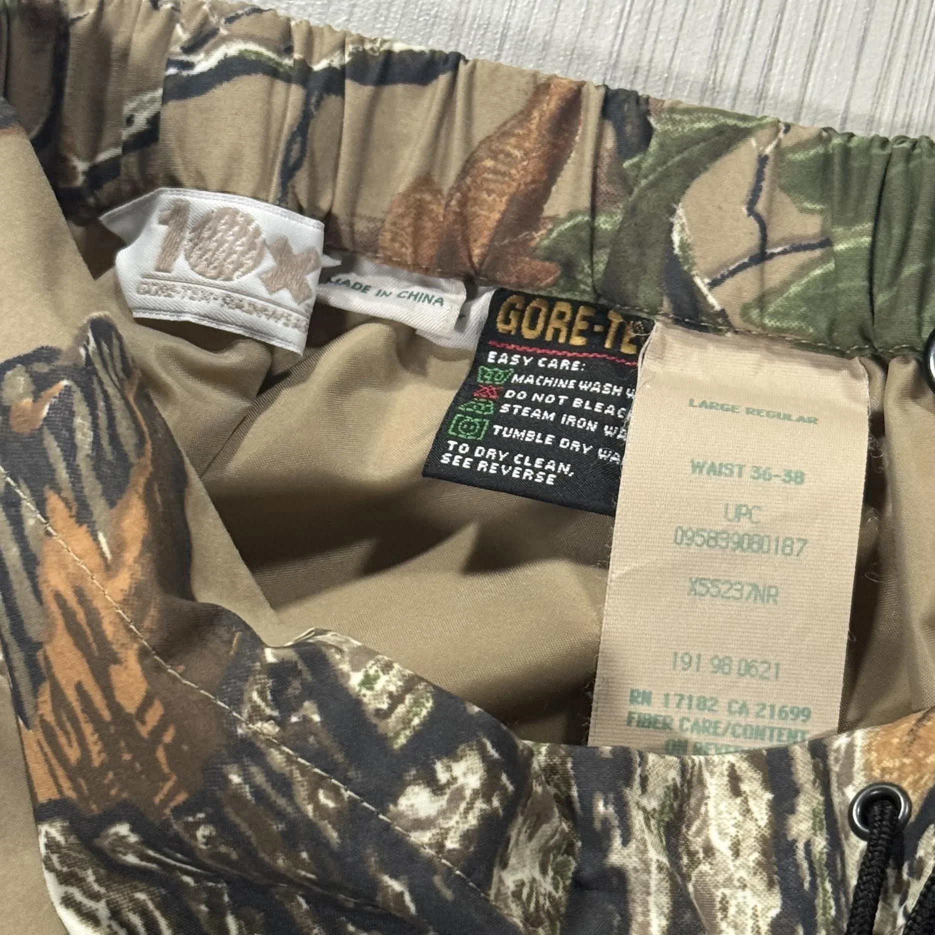 Gore-Tex 10x tag.jpg