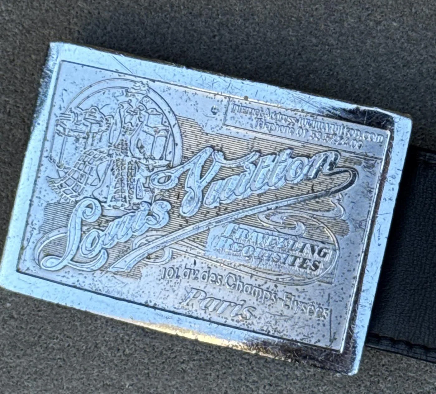 LV Belt buckle.jpg