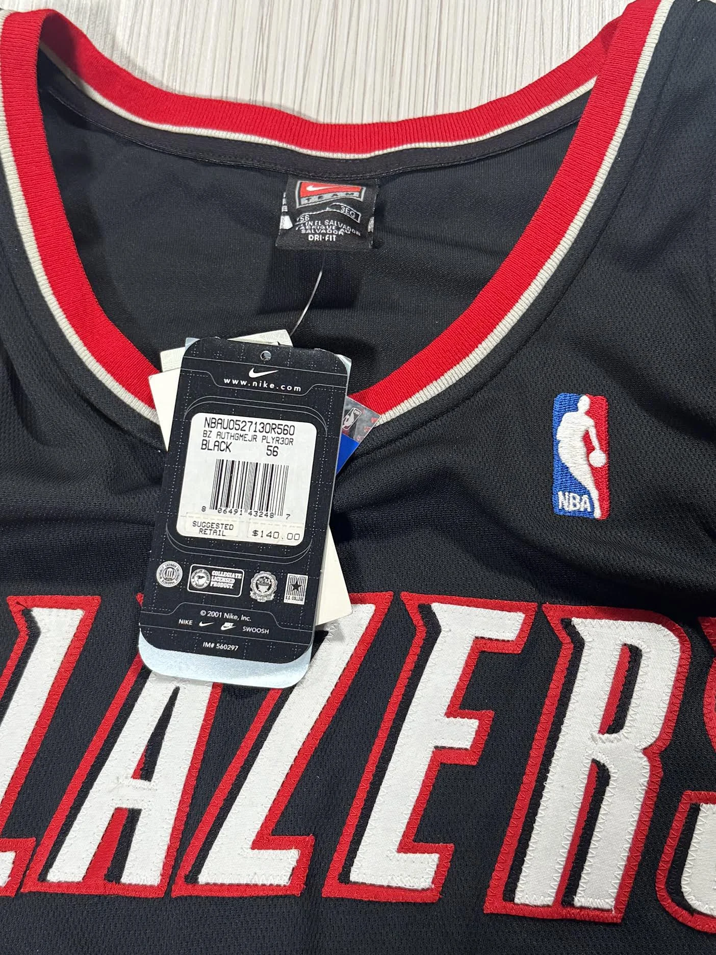 Nike Authentic Jersey tag.jpg