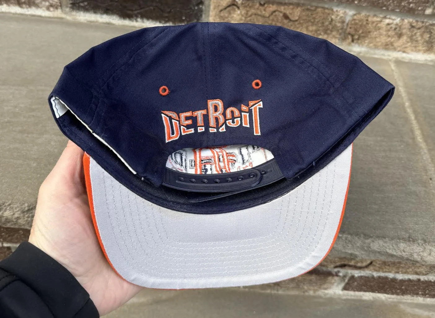 inside Detroit tigers cap.jpg