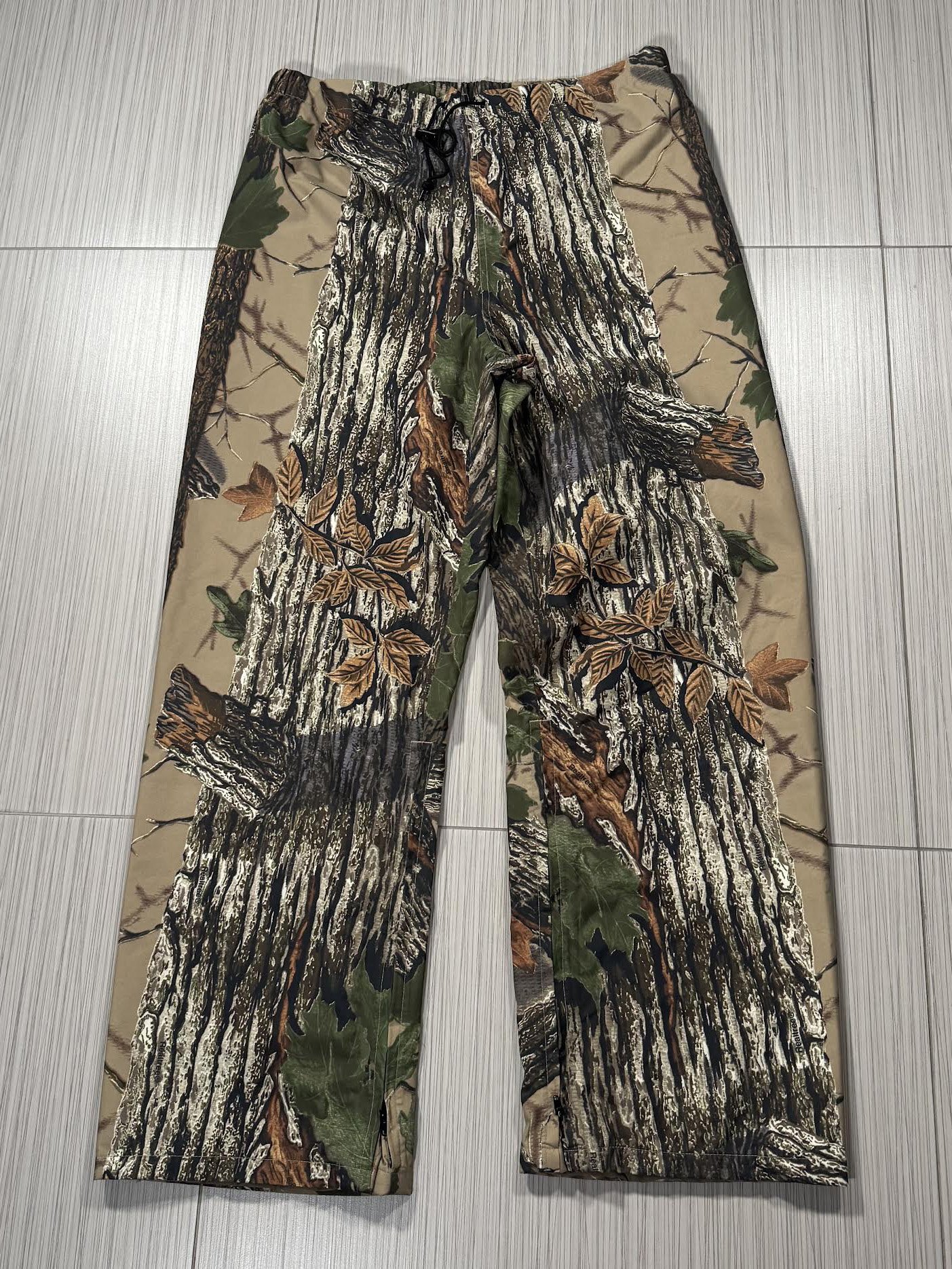 Front of Gore-Tex Realtree All over pants.jpg