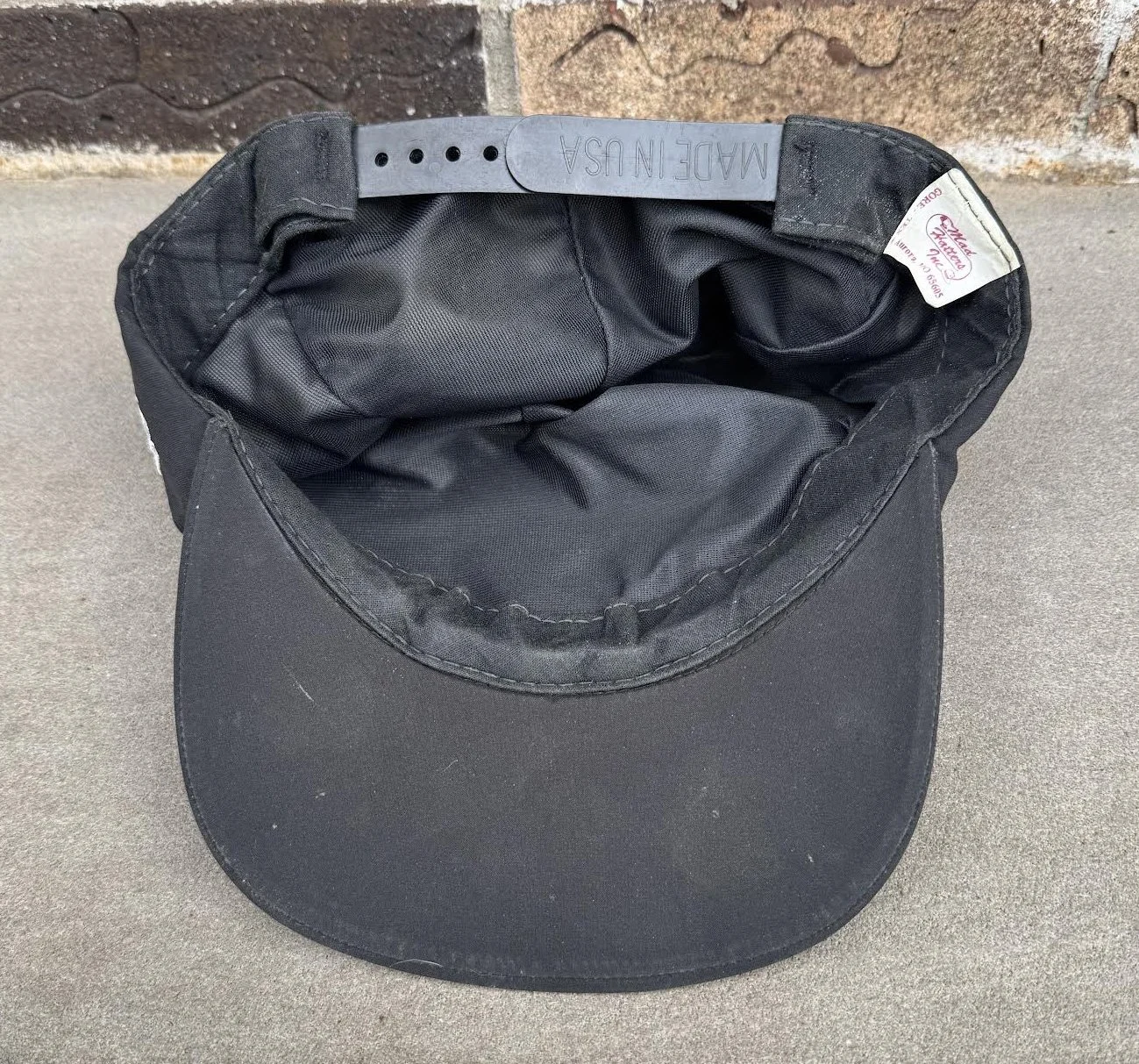 inside of Mad Hatters Gore-Tex hat.jpg