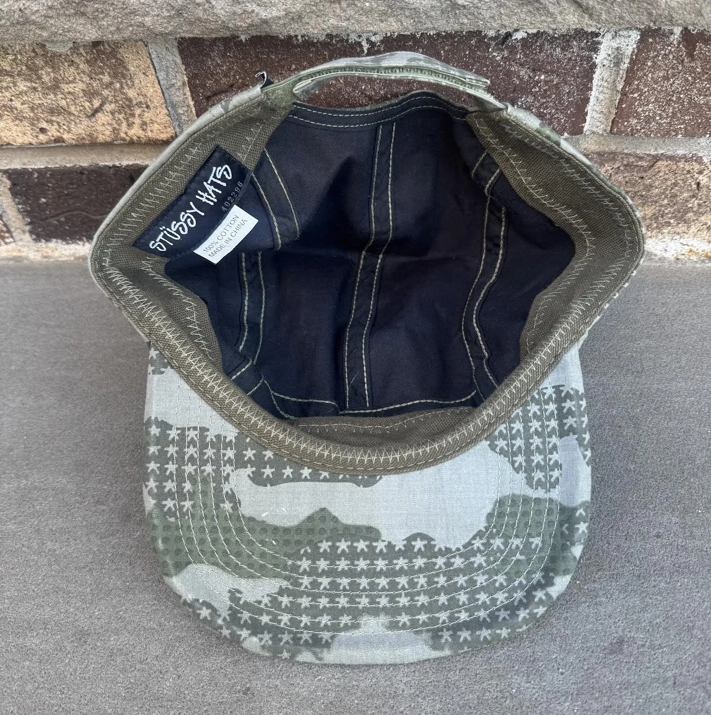 inside of Stussy Cap stars.jpg
