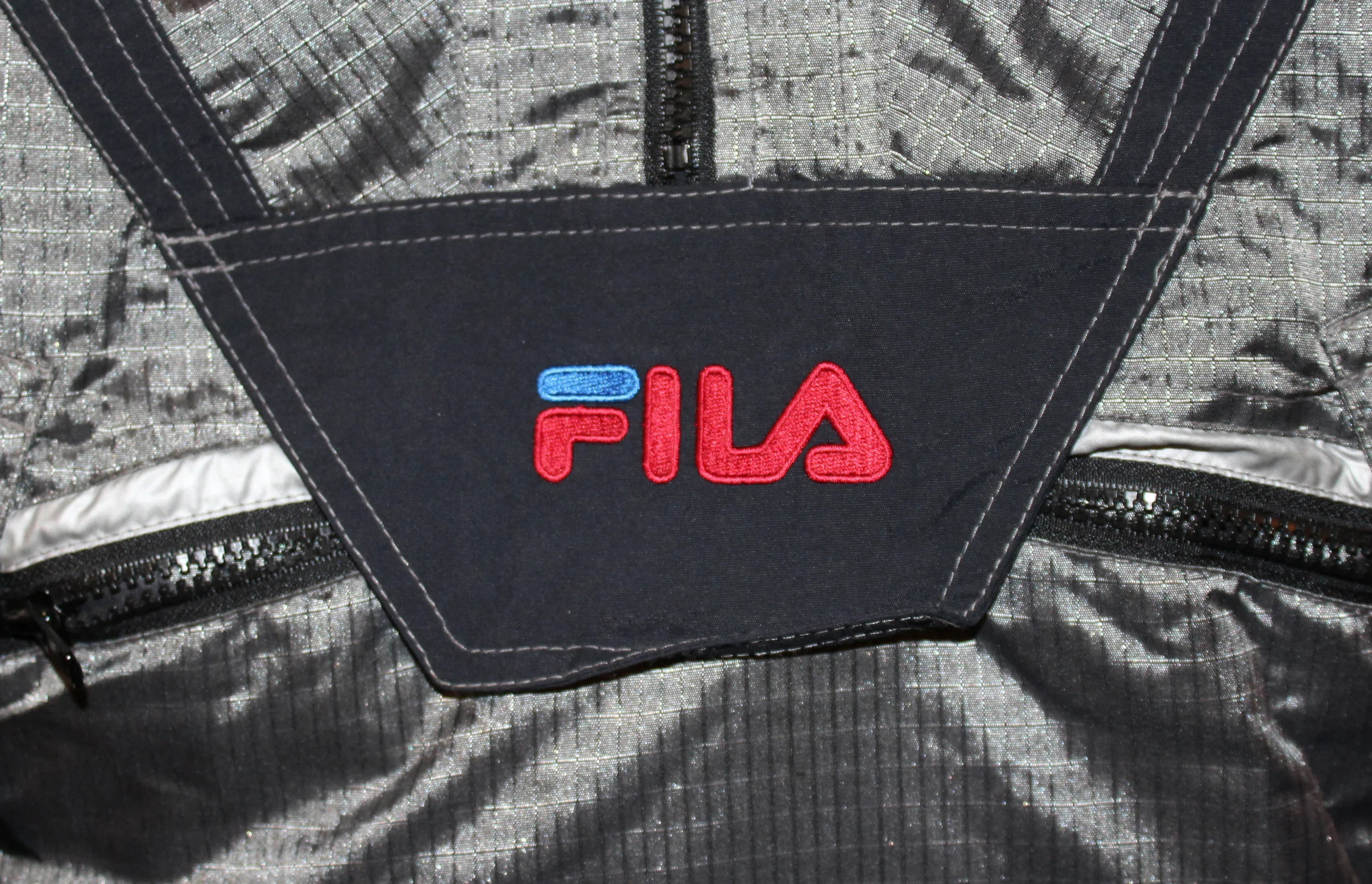 Vintage 90s  Fila Ski jacket in silver/blue/red/3m