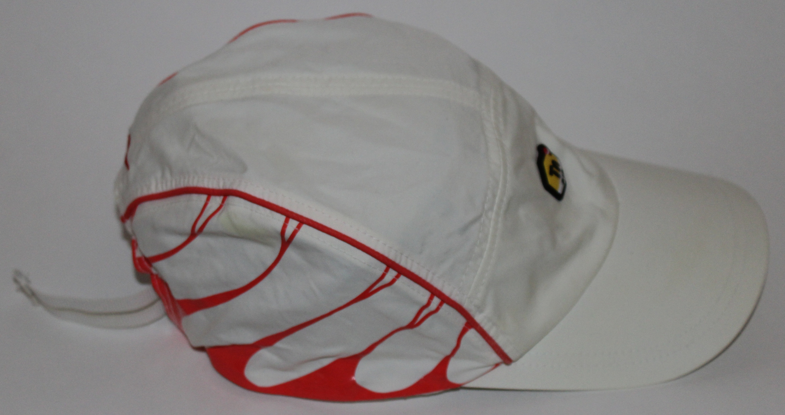 white nike tn hat