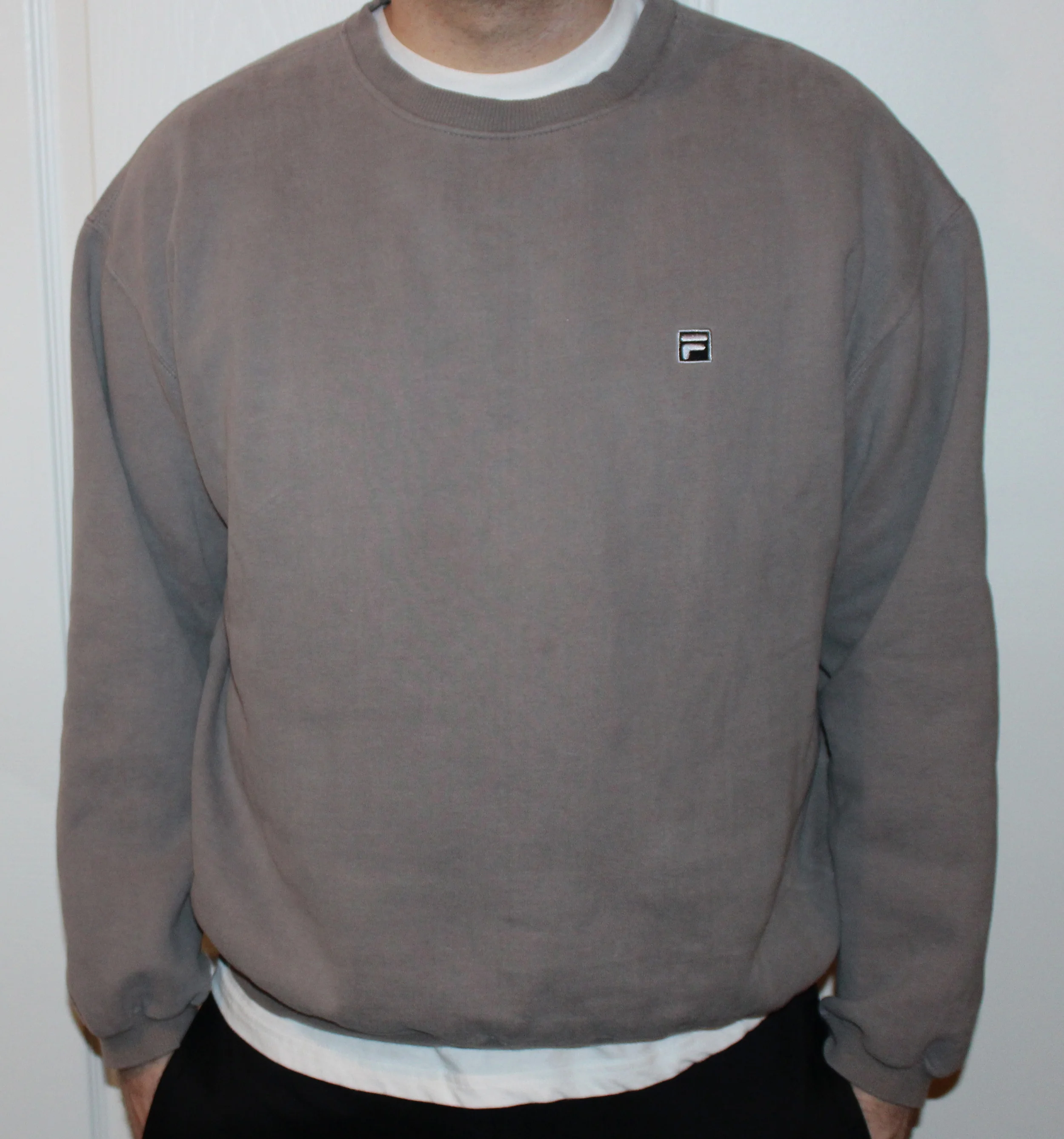 grey fila crew .jpg