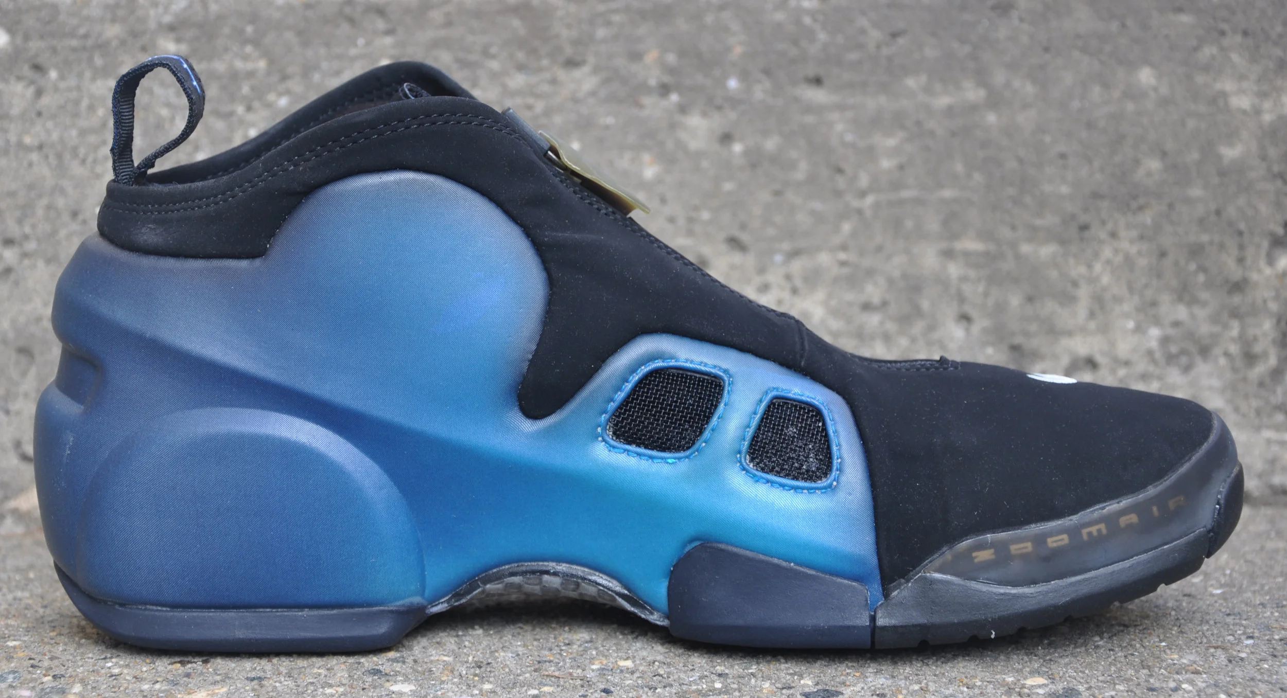 back+of+Air+Flightposite+KG. 