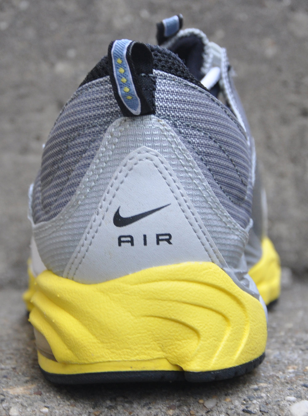 Nike Air Zoom Silver / / (Size 9.5) DS — Roots