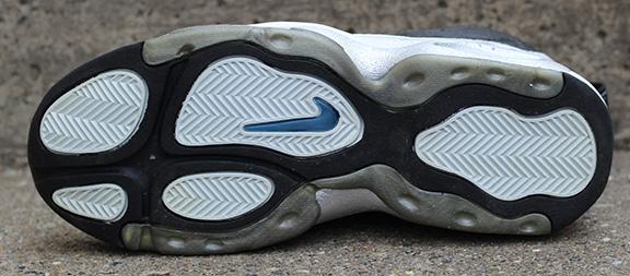 Nike Air Garnett black and blue