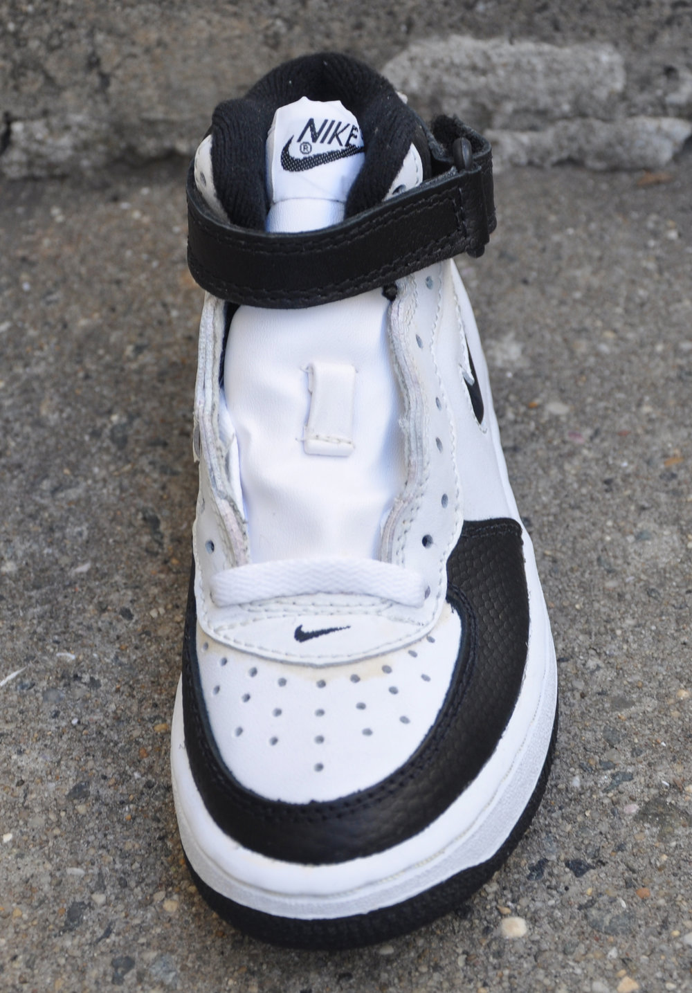 Kids Vintage Nike Air Force 1 Mid SC Black / White Patent Leather (Size  4.5) DS — Roots