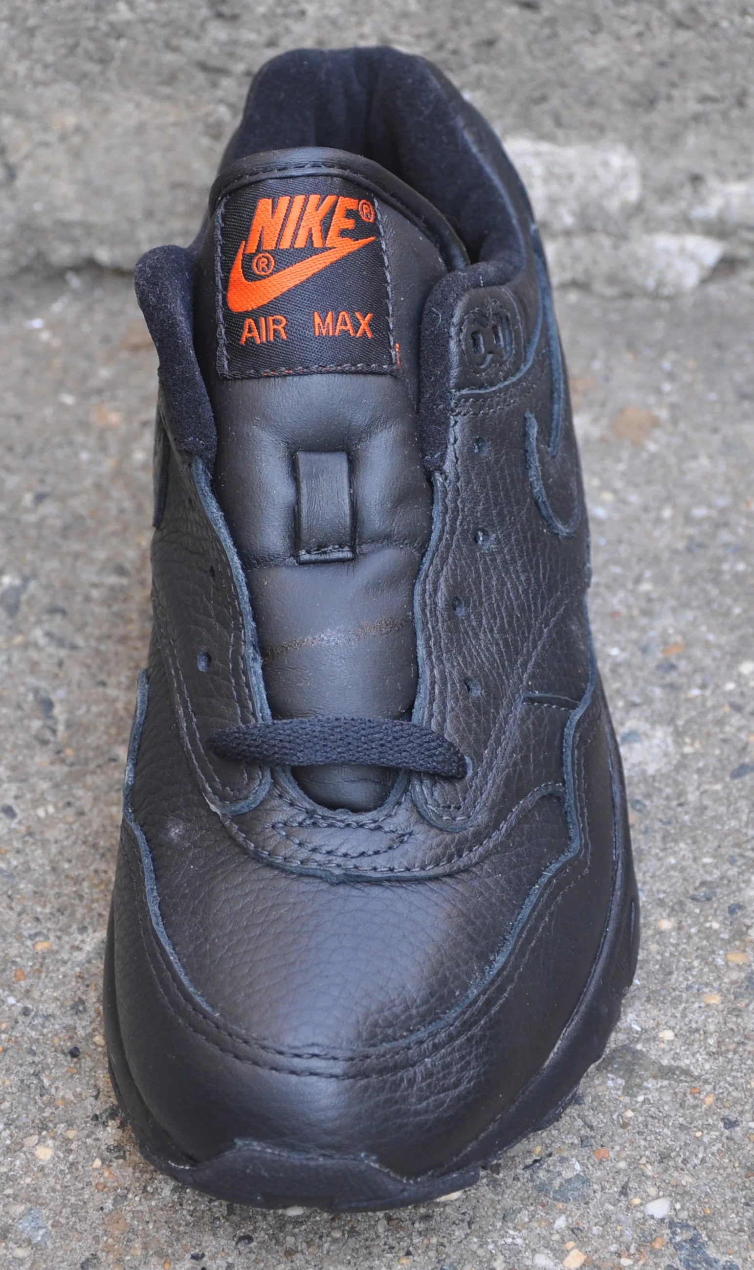 front of Air Max 1 Blck sc .jpg