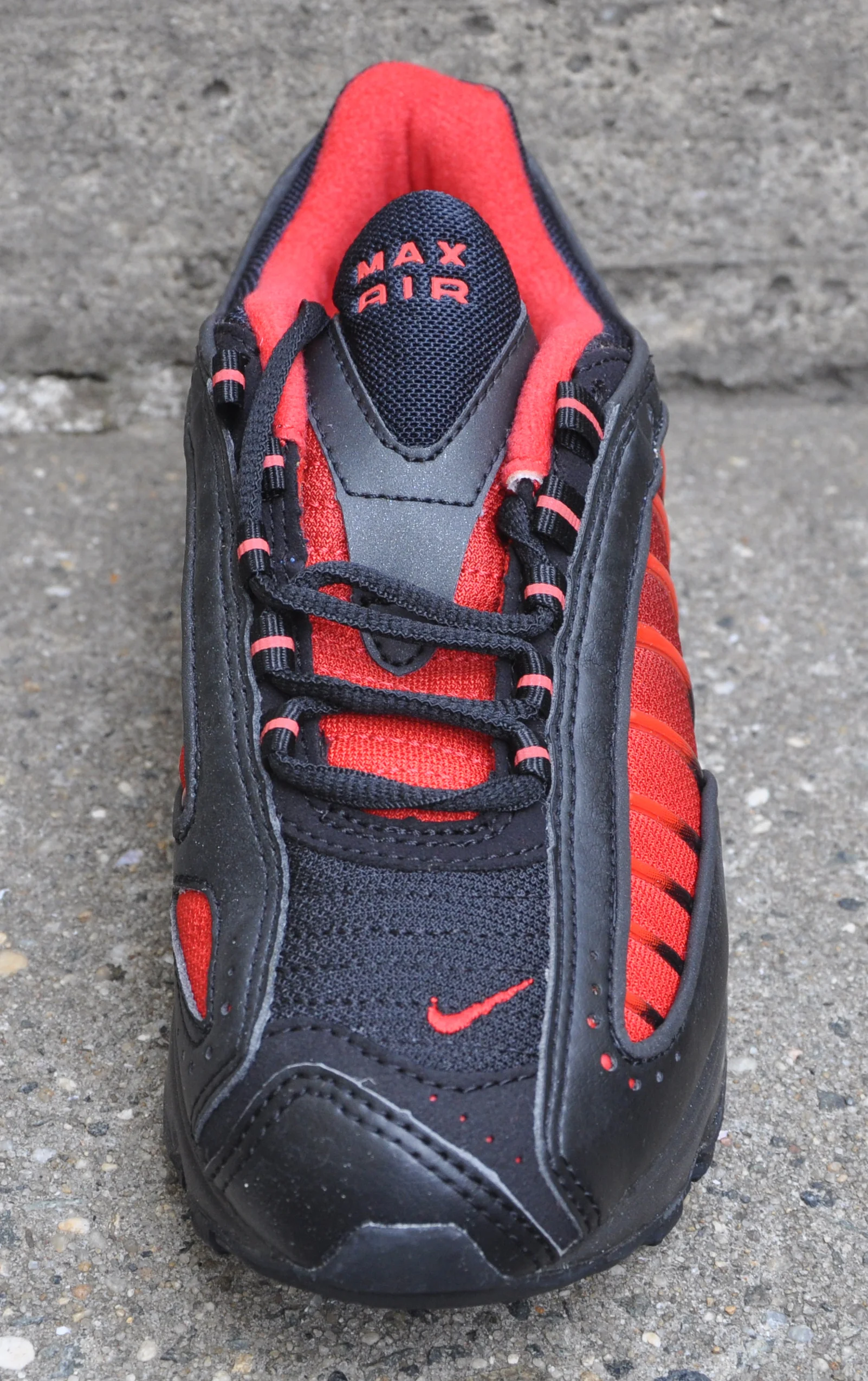 Nike Air Tailwind black and red