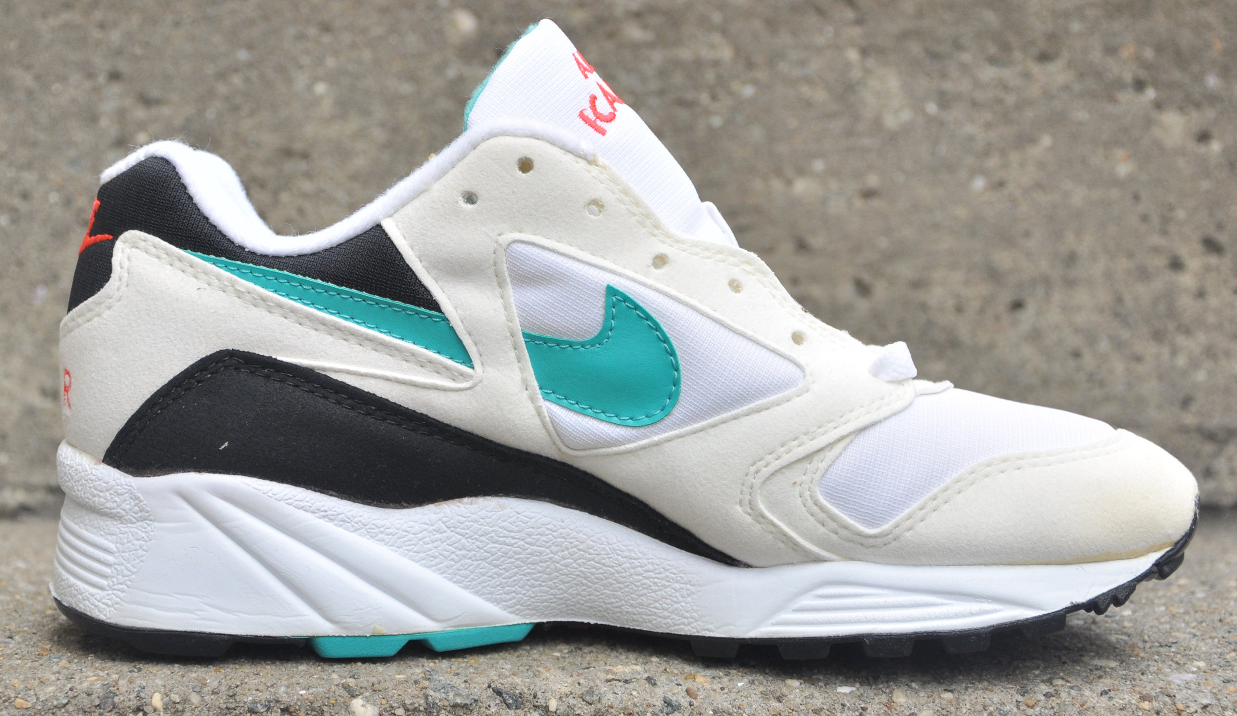 Air Icarus Extra White / Jade / Black / Crimson (Size 12) DS — Roots