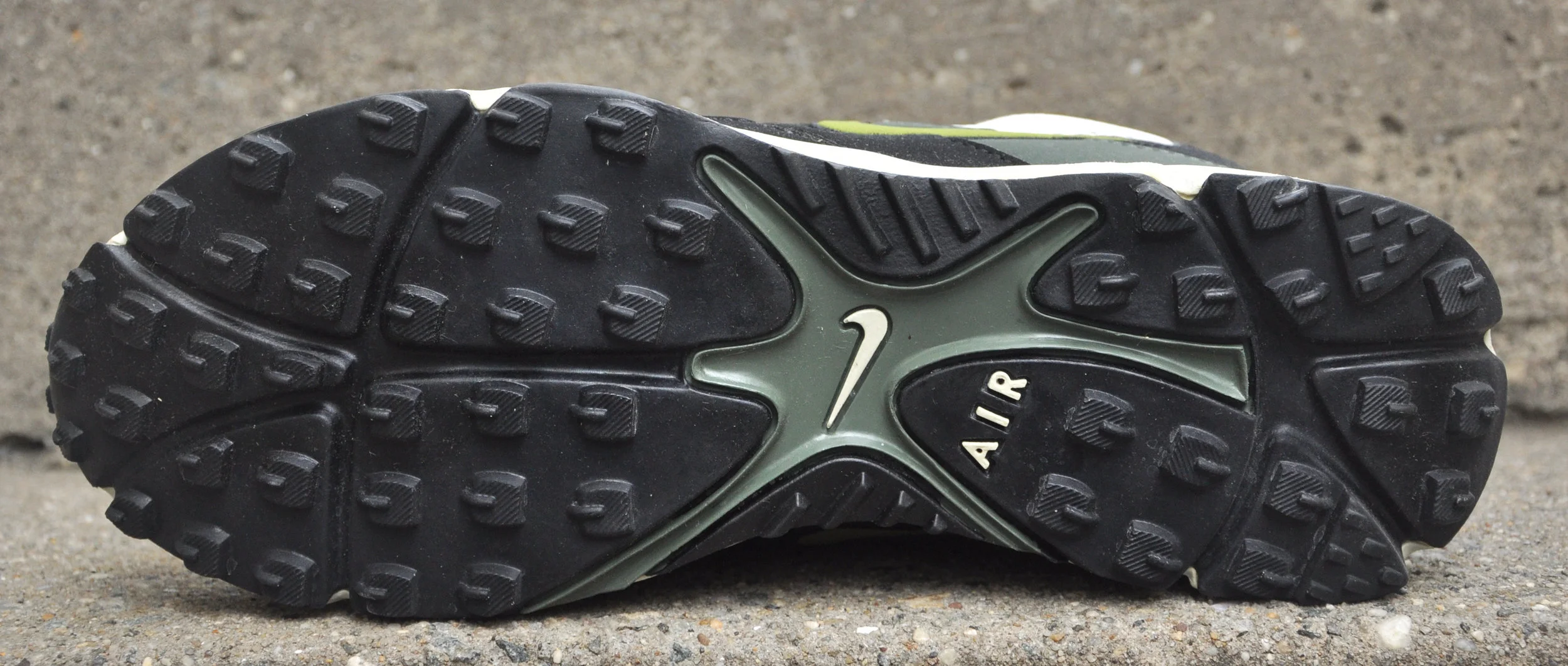 Nike Wintrailia green