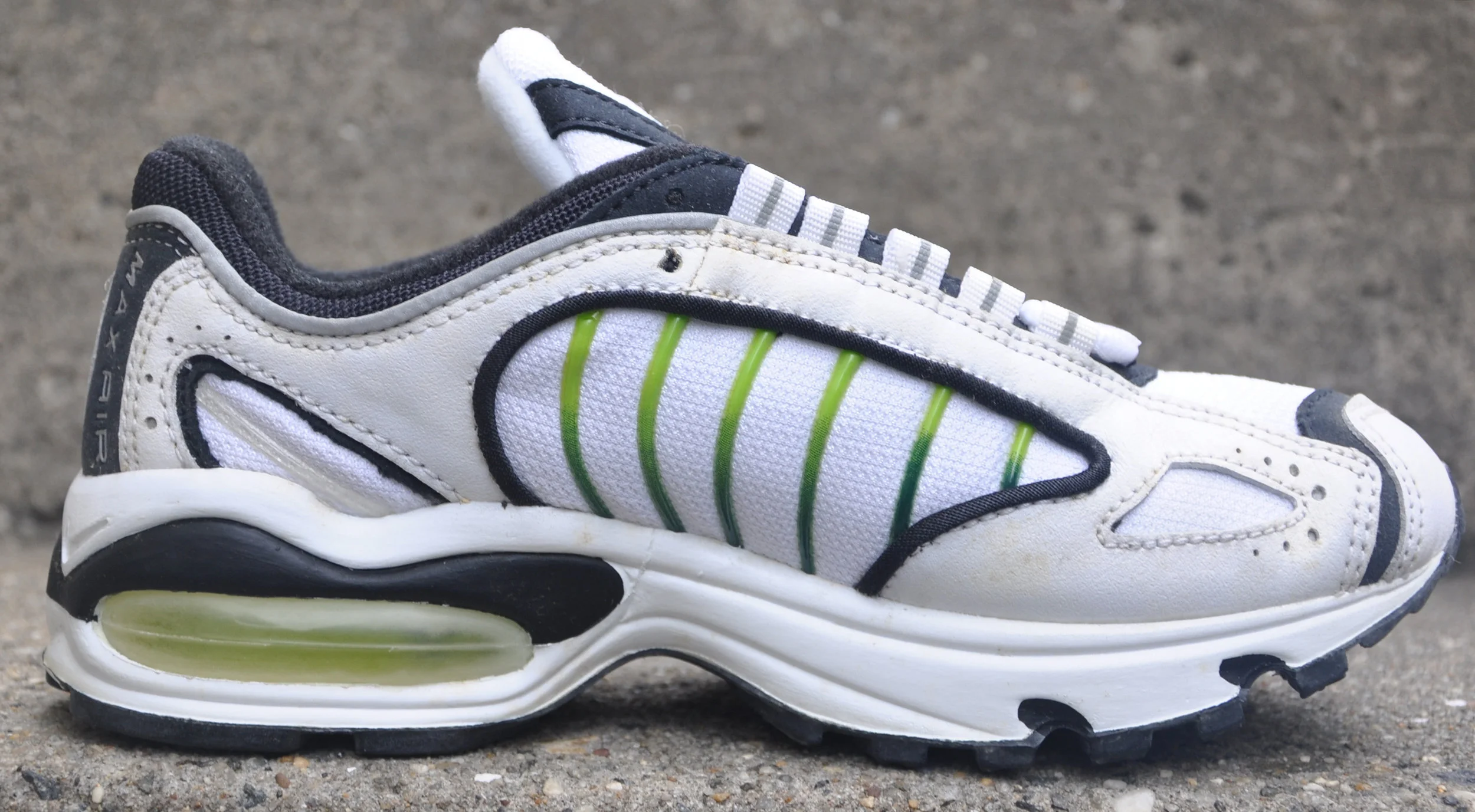 Nike Air Max Tailwind White, lime and oxidized green