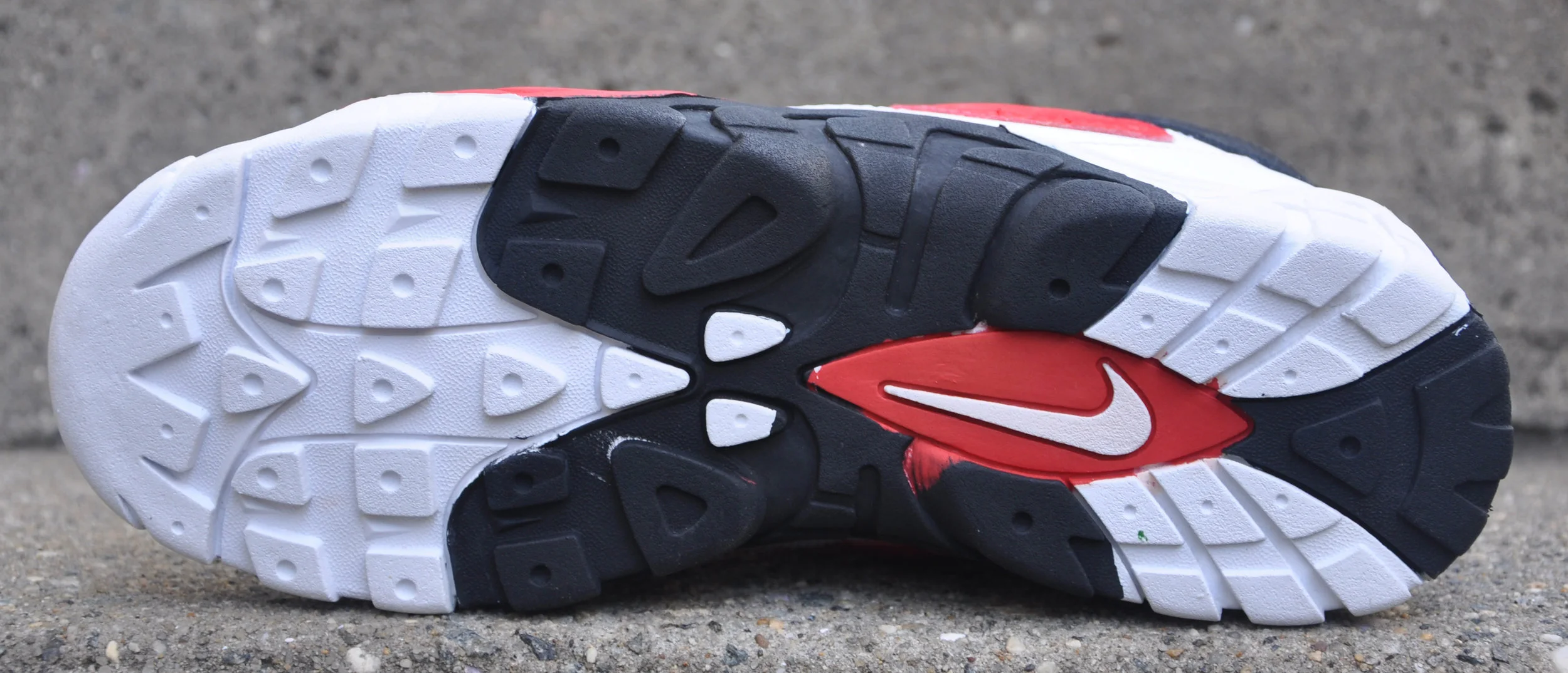 Nike Turmoil white black red