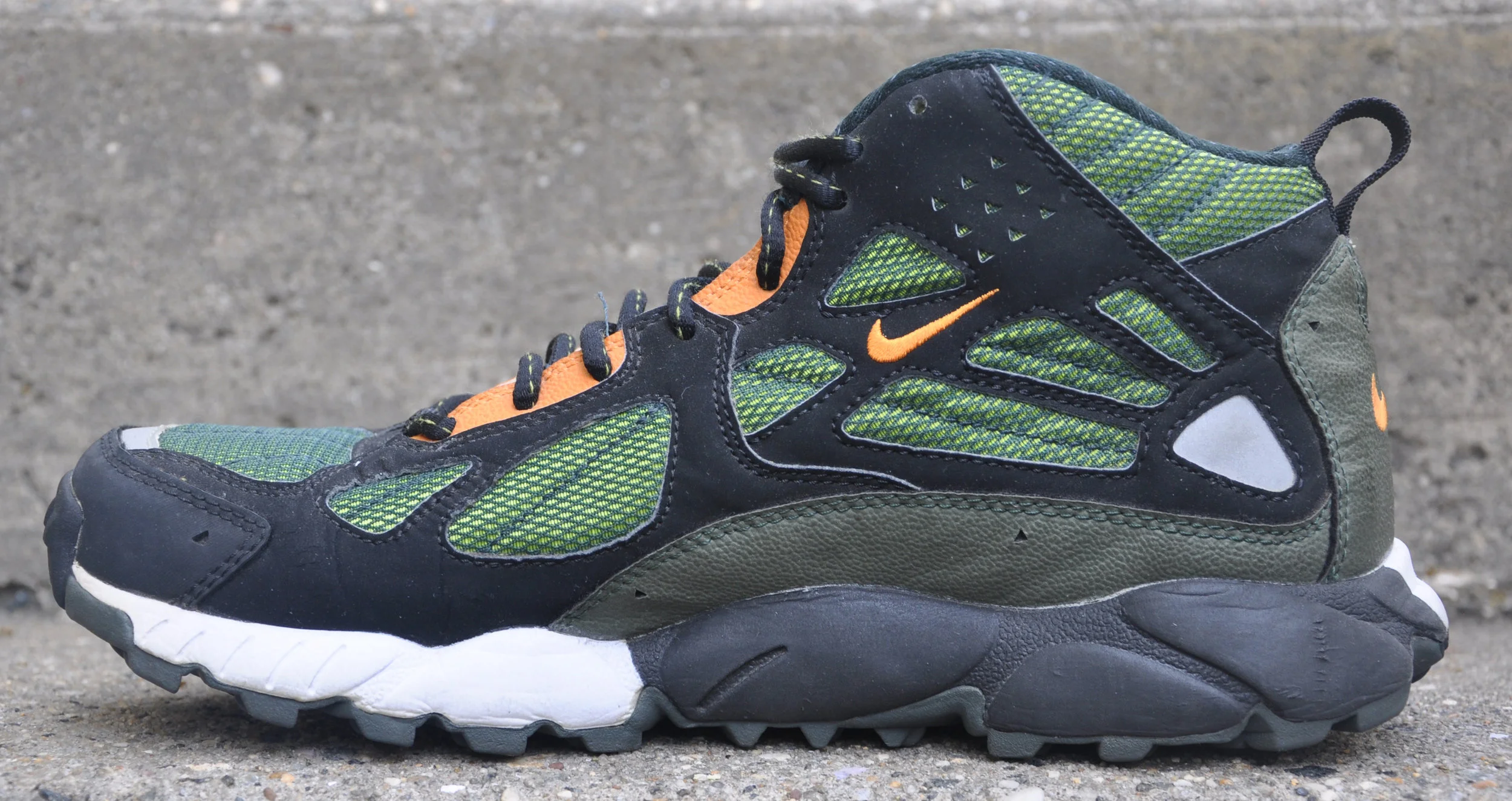 Only 1 Pair of Sneakers Can be Purchased Per Transaction For International buyers