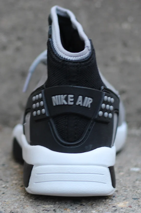 Nike Air Mowabb grey and black