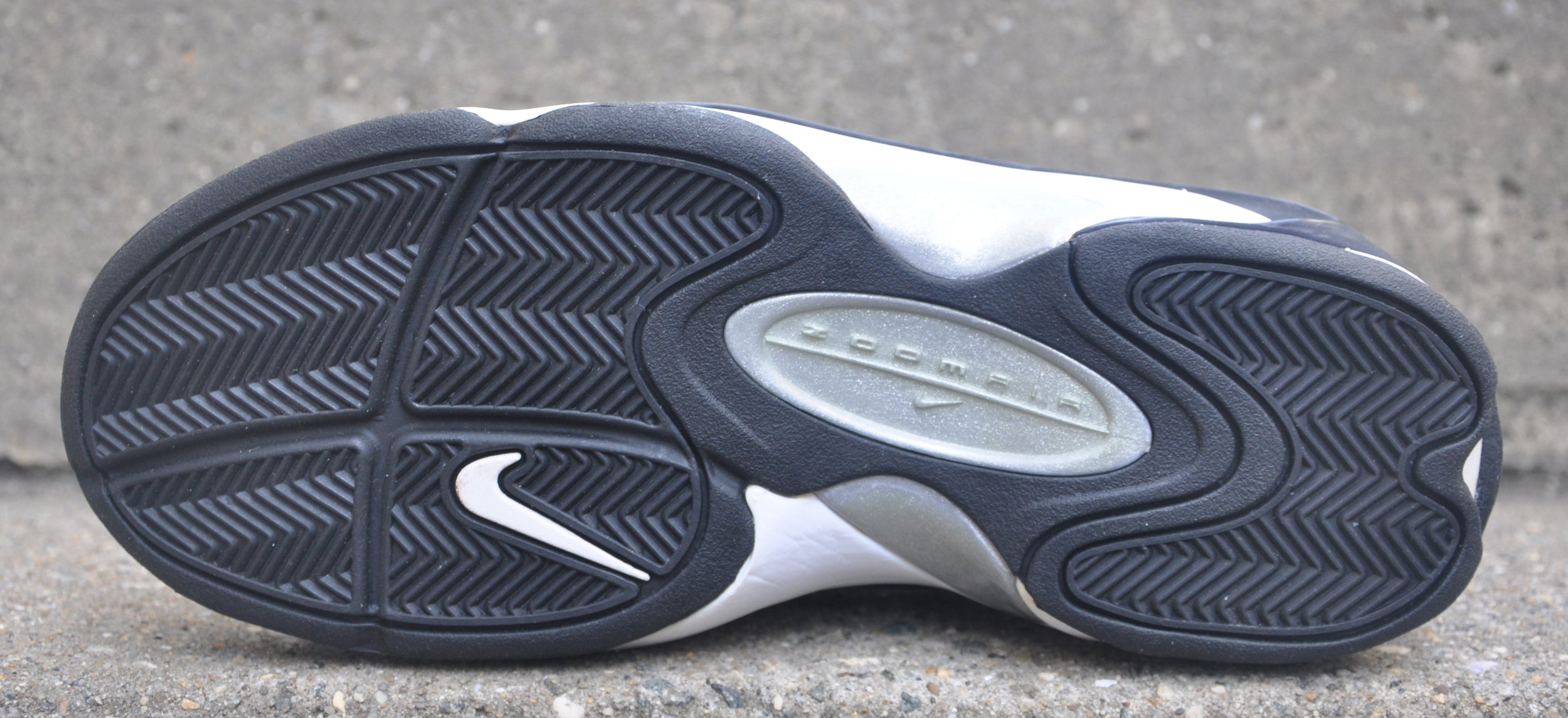 Nike Air Pippen 2 White / Black (Size 8.5) DS — Roots
