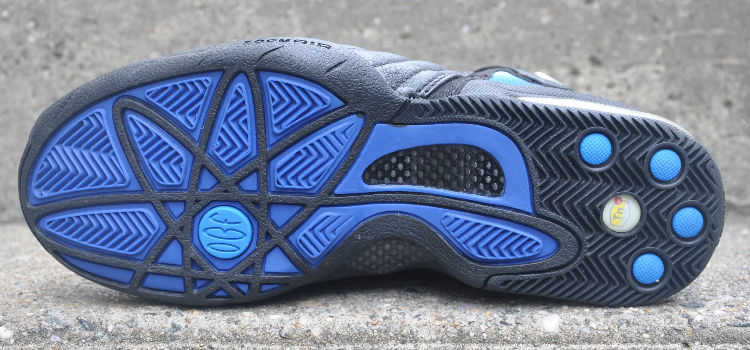 Men\'s Nike Air Garnett\'s III Black/Chrome/Blue Nike Air Garnett 3 White (OG) Men main image 3