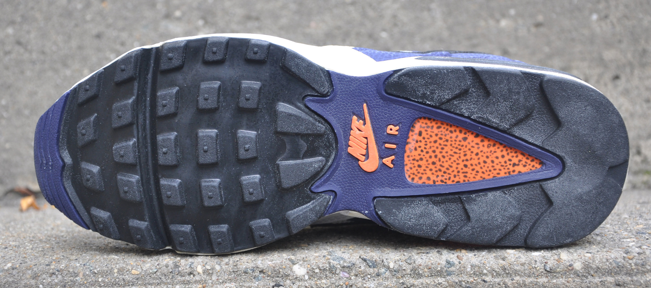 Nike AIr Structure Triax Extra navy and orange