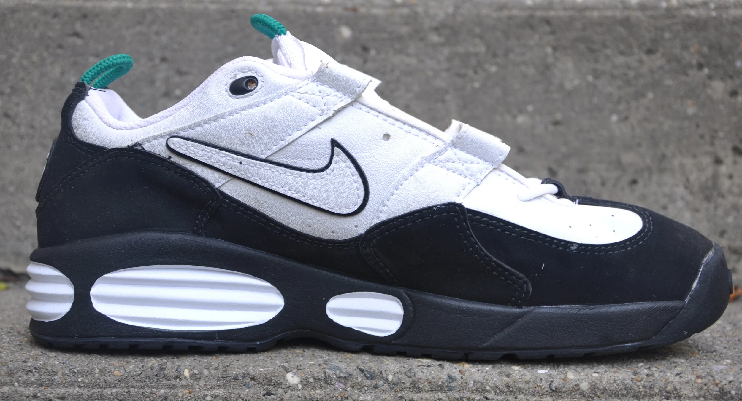 Nike Air Versatile White / Black / Team Emerald DS — RootsBK display picture 2